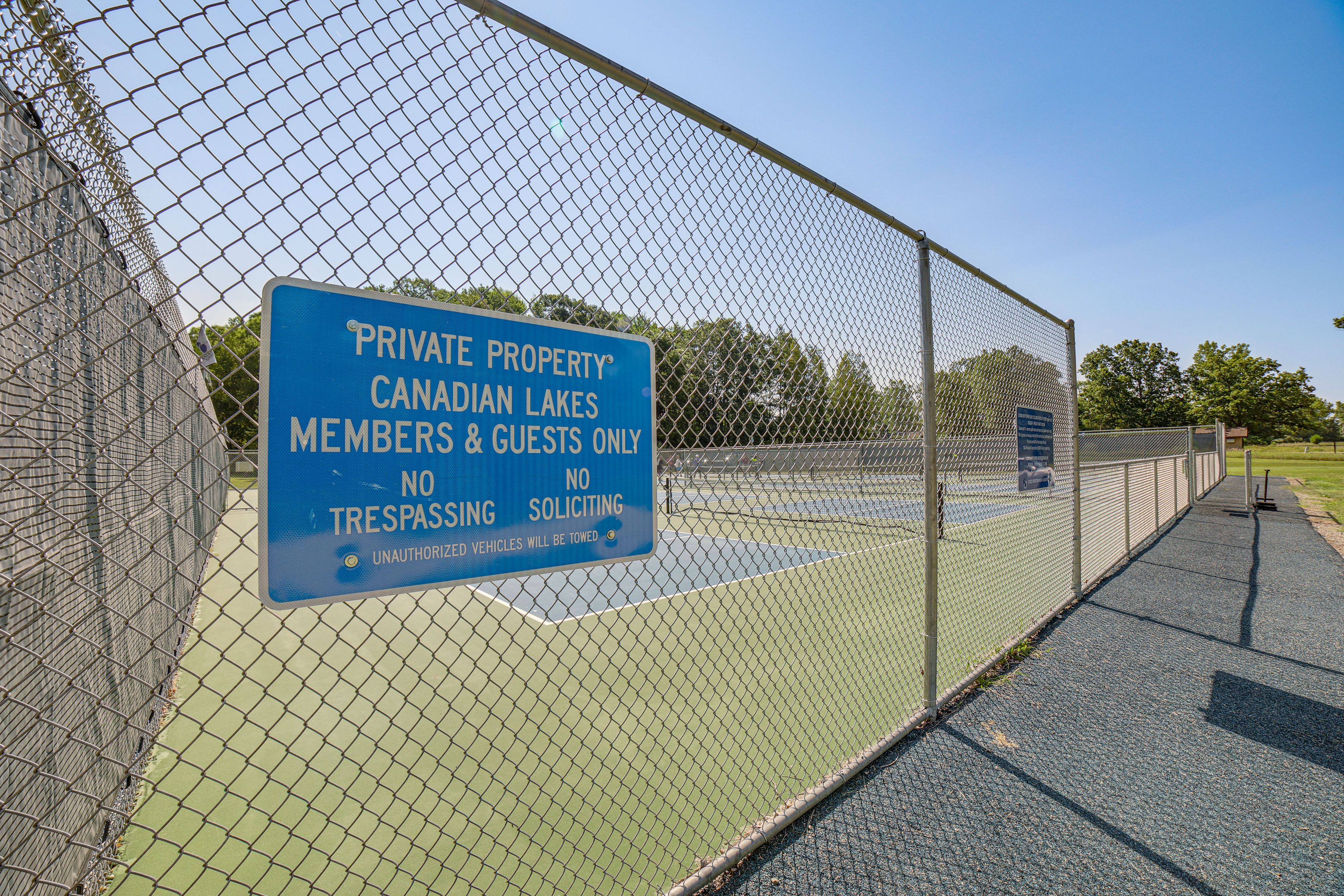 Canadian Lakes | Community Amenities