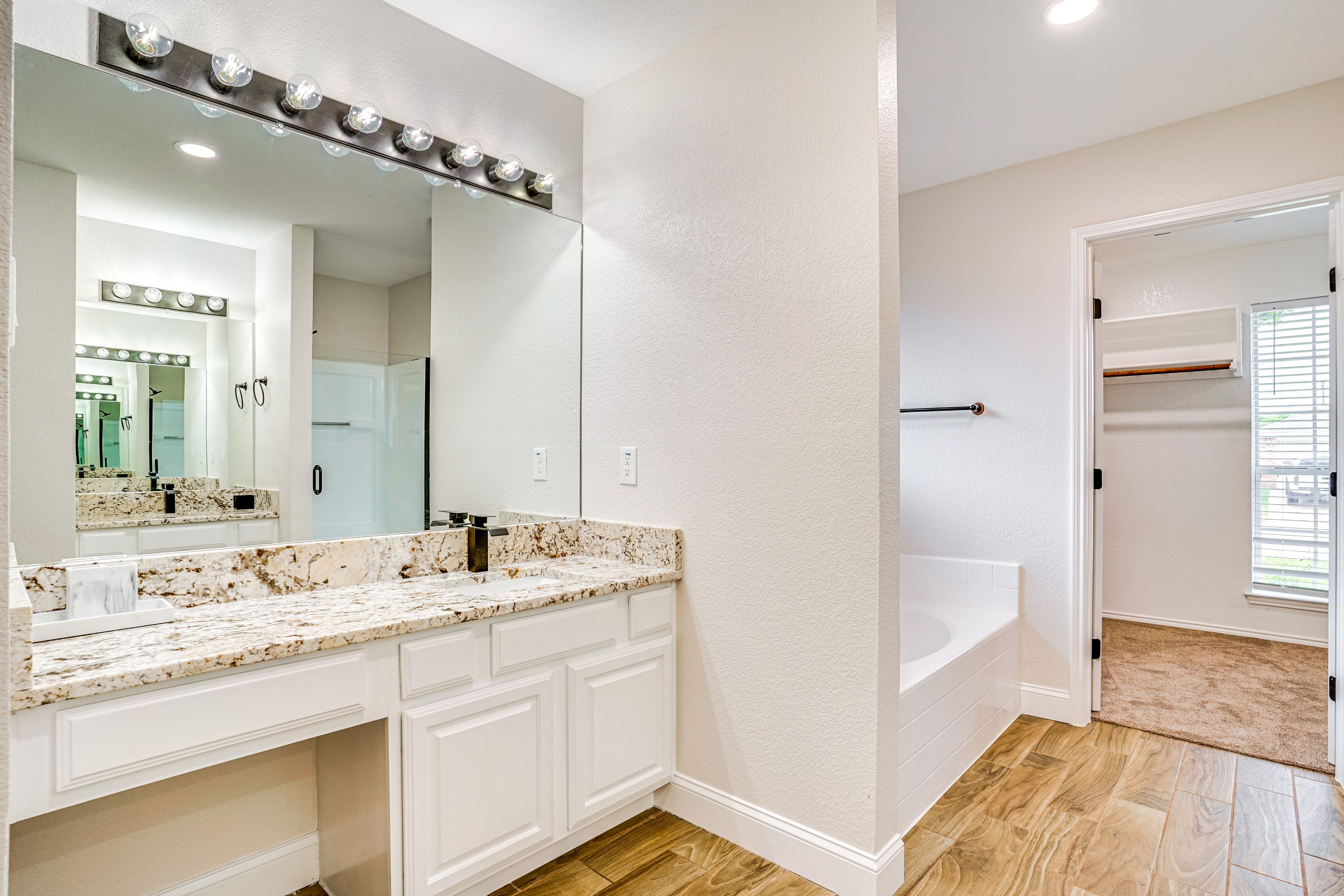 En-Suite Bathroom | Towels Provided | 1st Floor