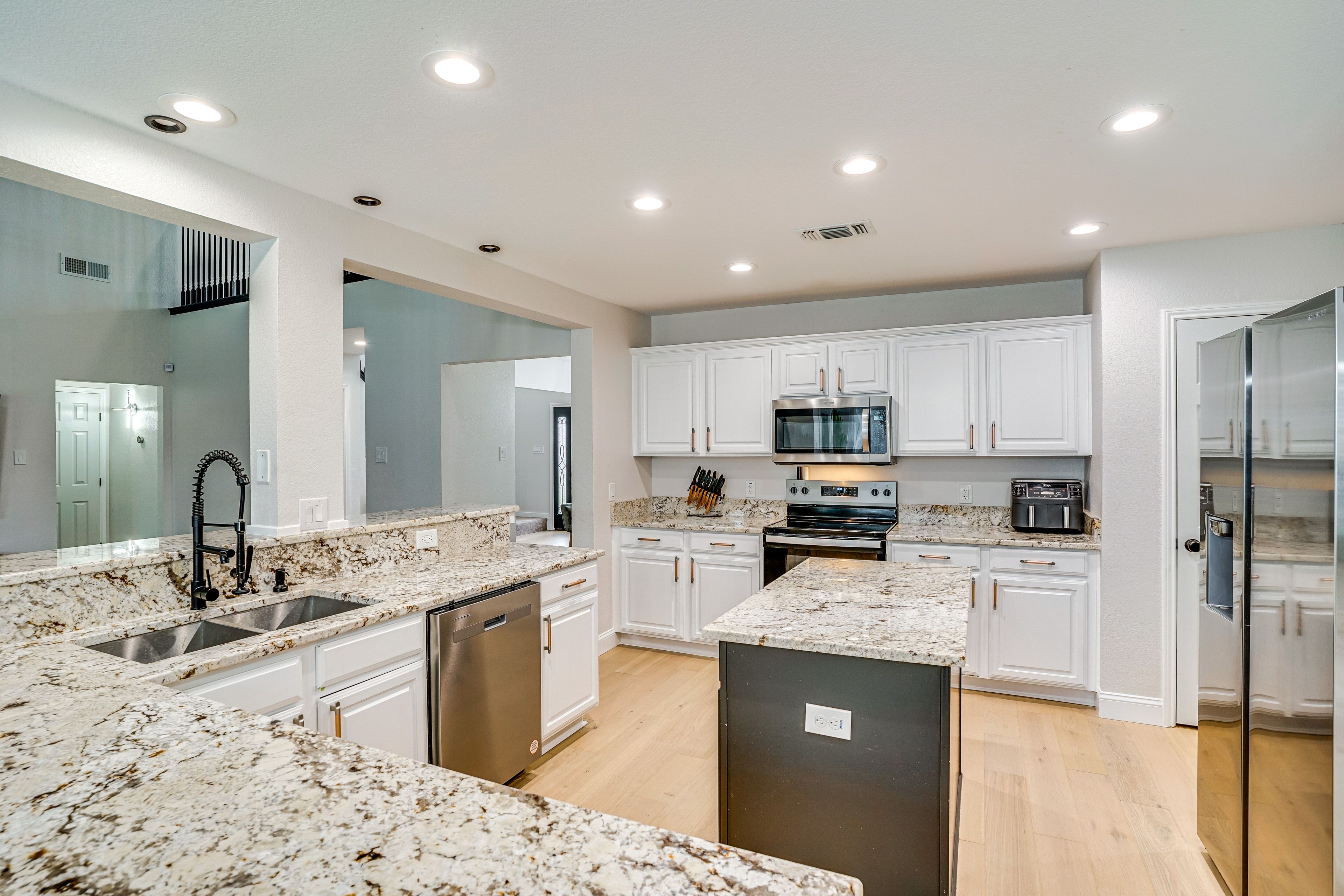 Kitchen | Coffee Maker | Dishwasher | 1st Floor