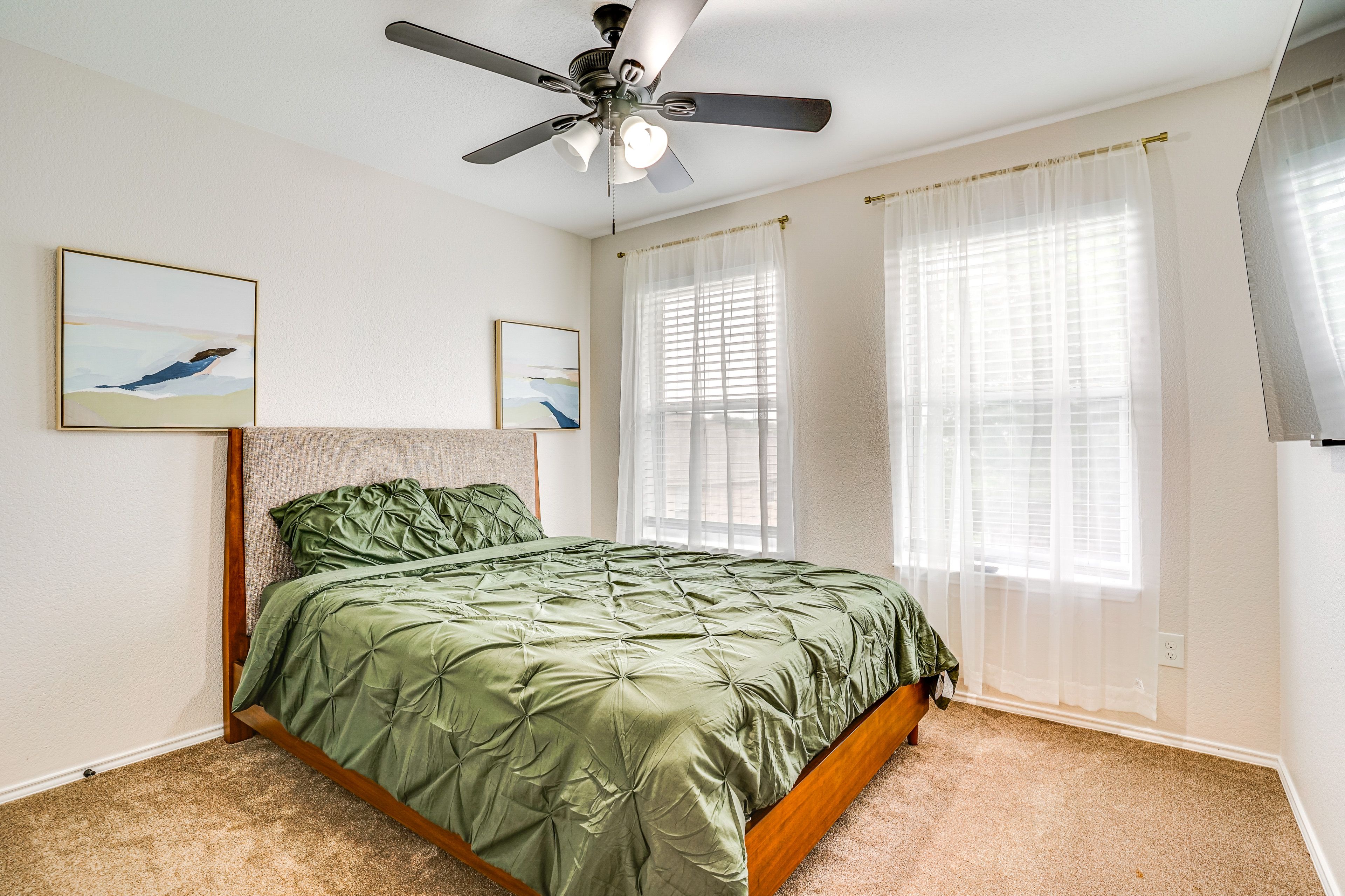 Bedroom 5 | Queen Bed | Smart TV | 2nd Floor