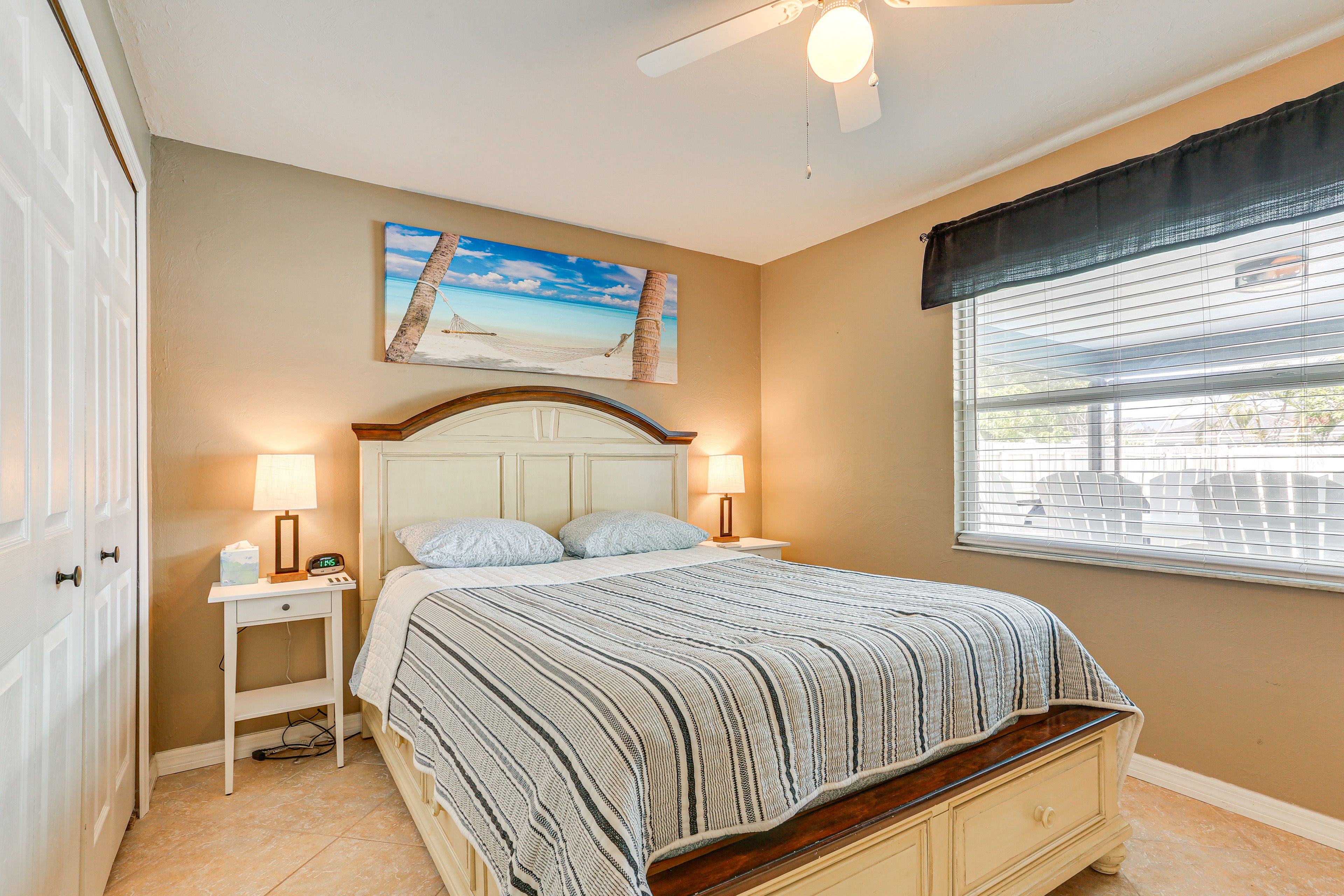 Bedroom 3 | Queen Bed | Smart TV