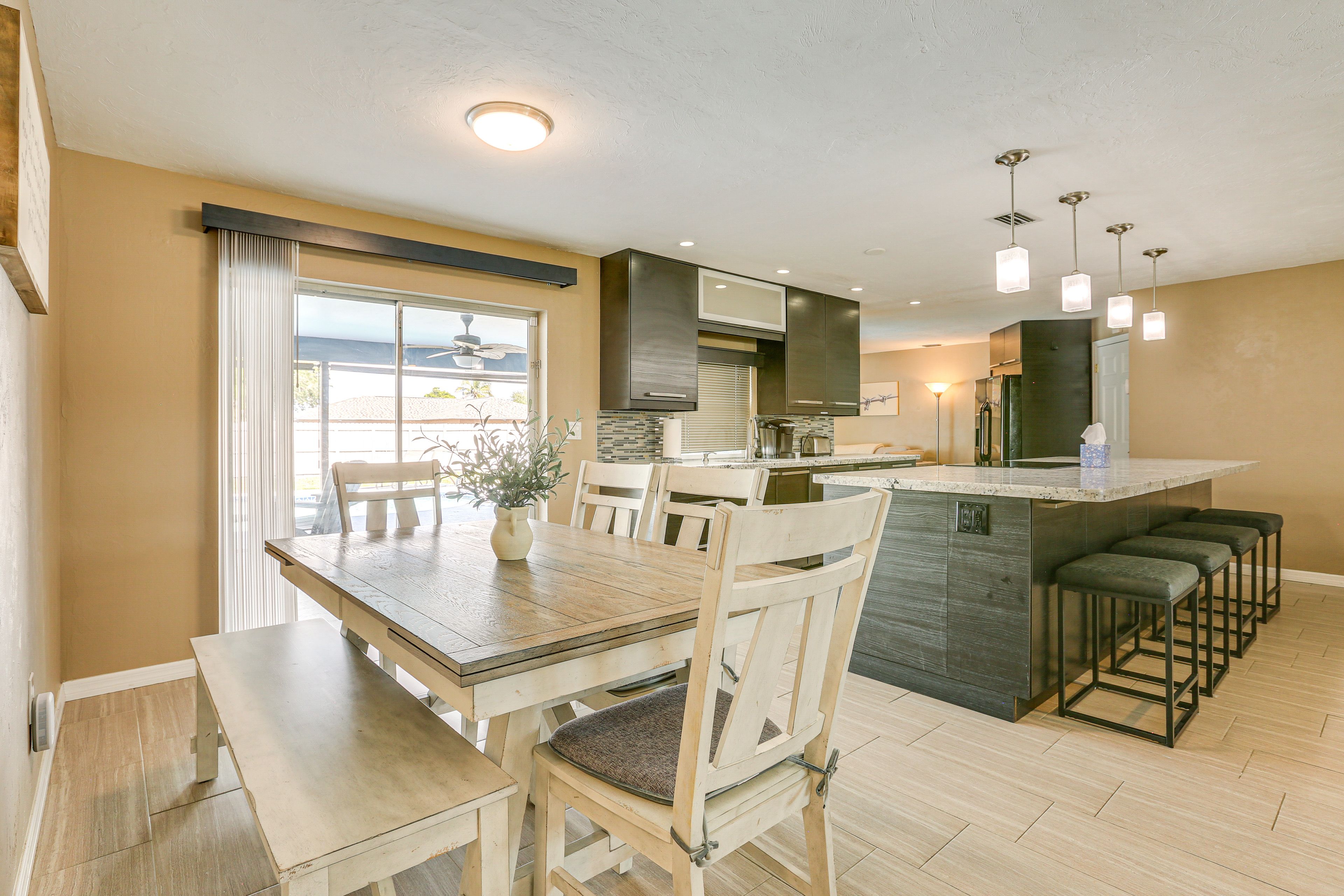 Dining Area | Dishware/Flatware