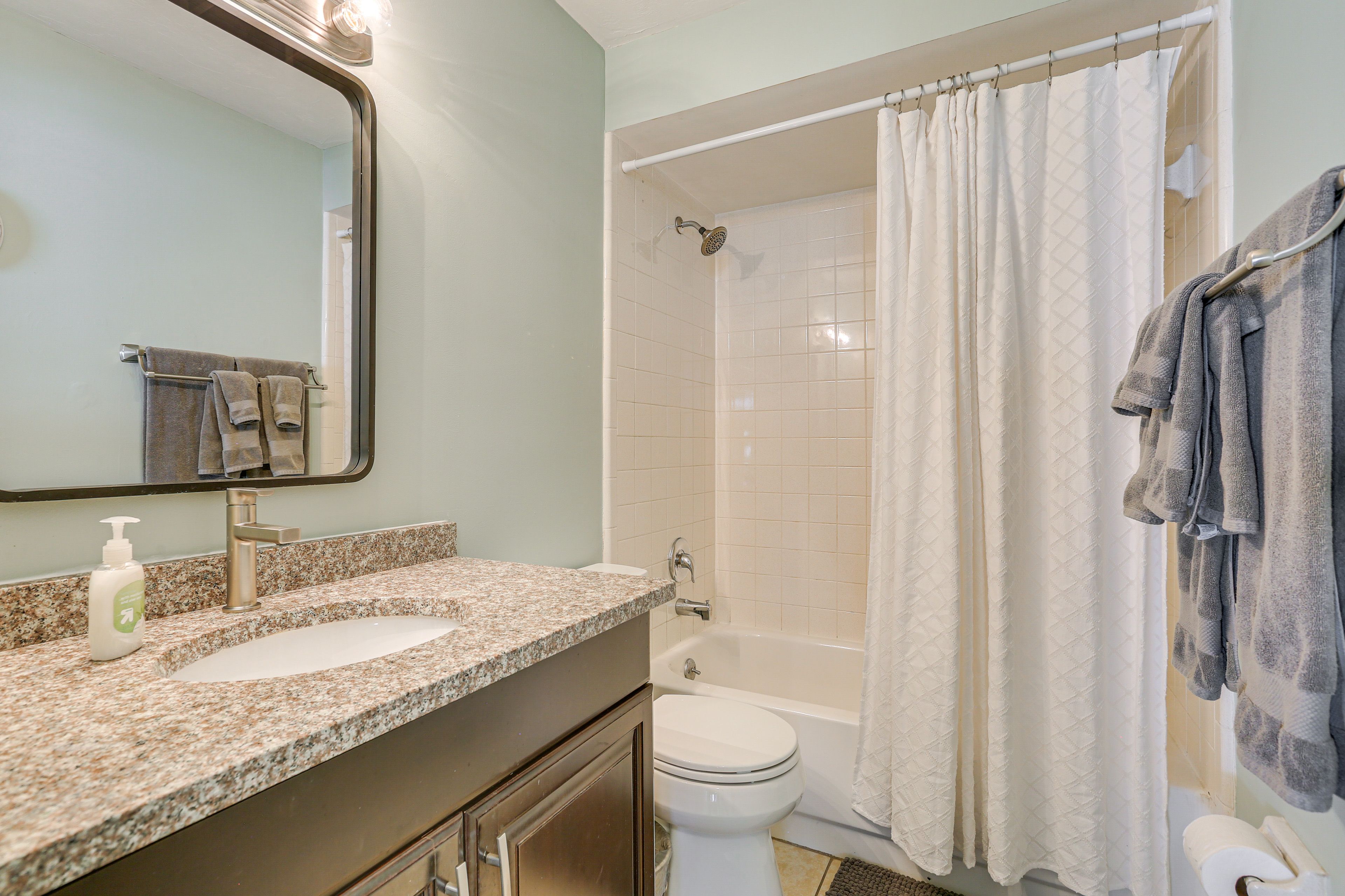 Full Bathroom