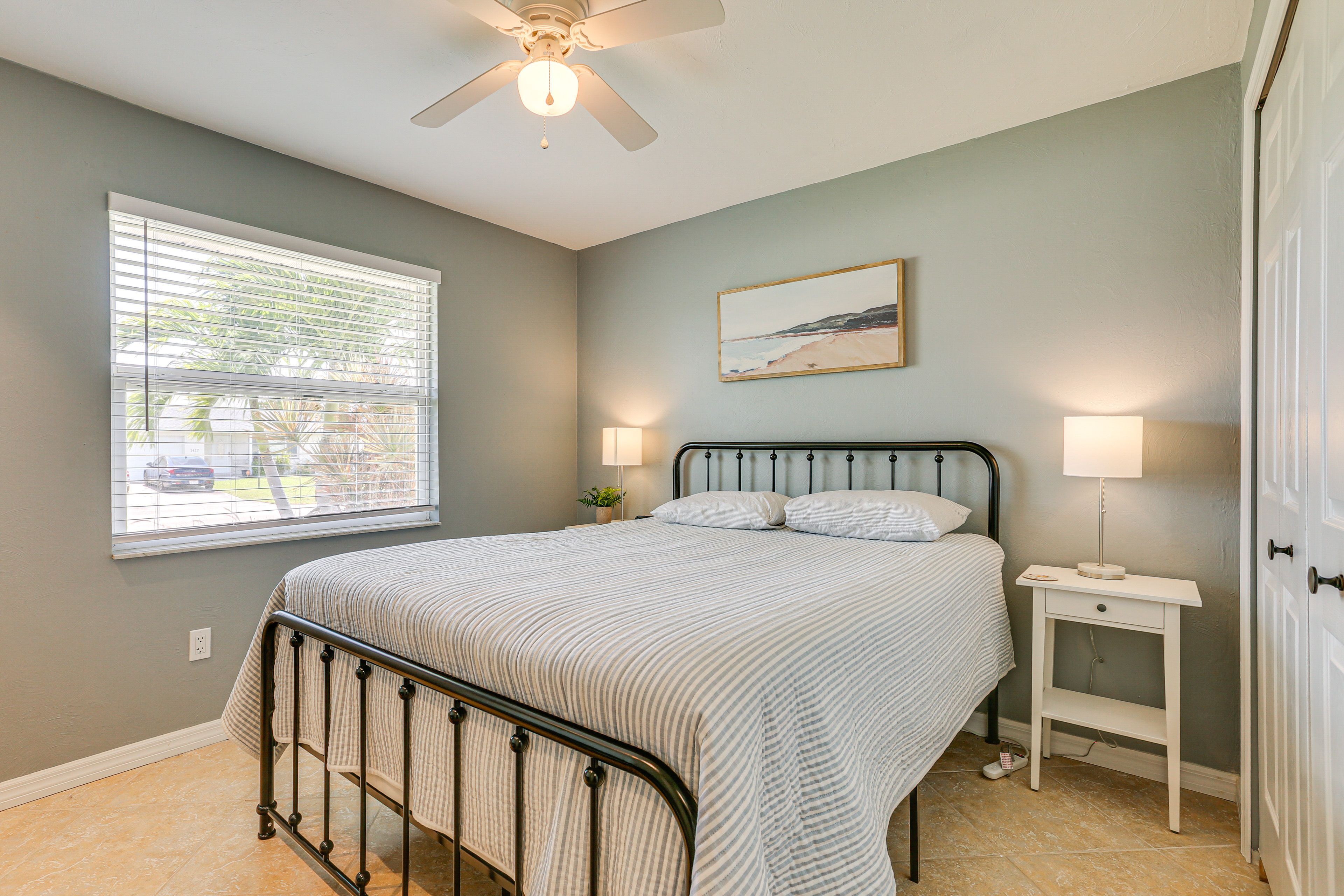 Bedroom 2 | Queen Bed