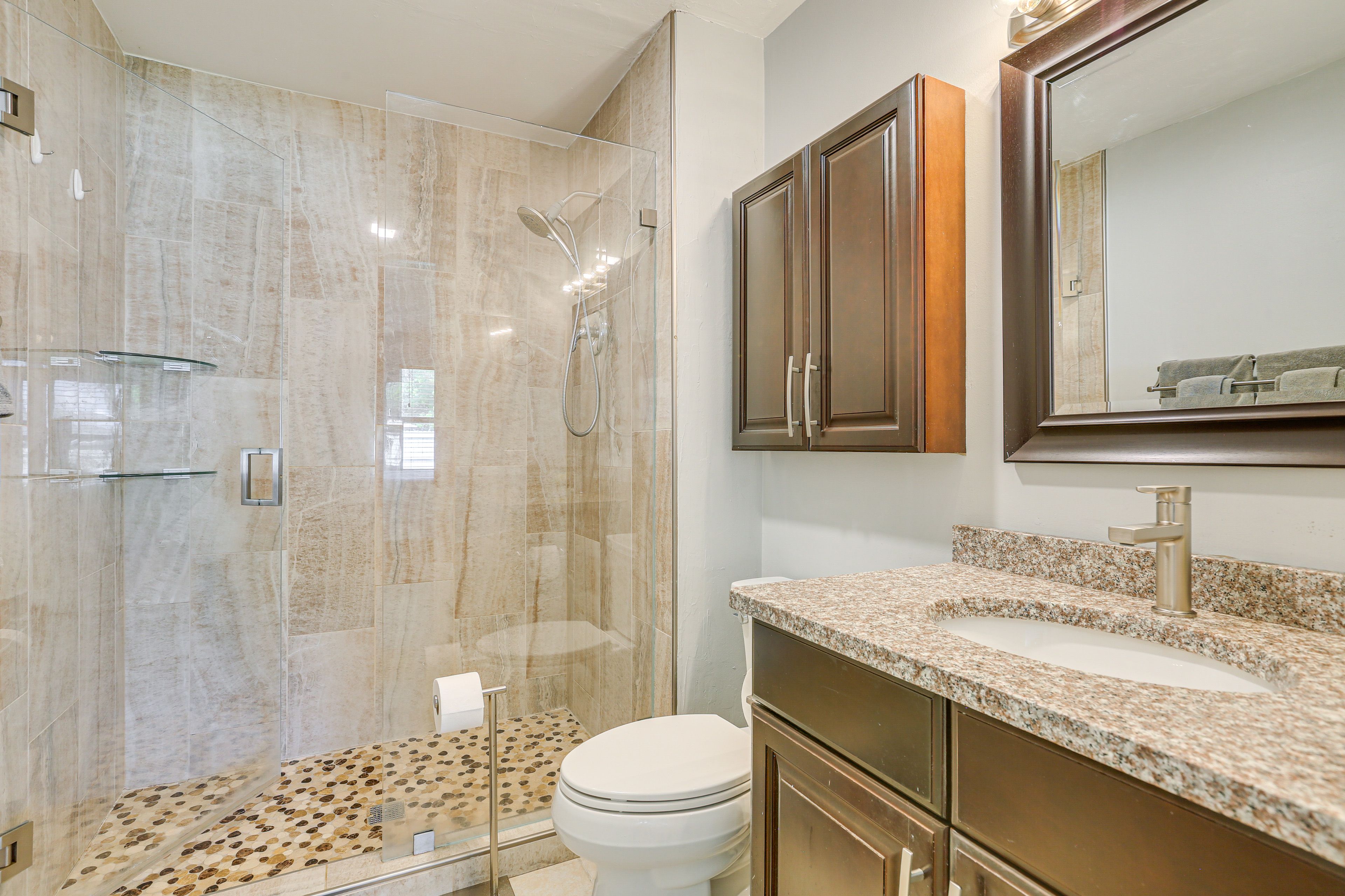 En-Suite Bathroom | Towels Provided