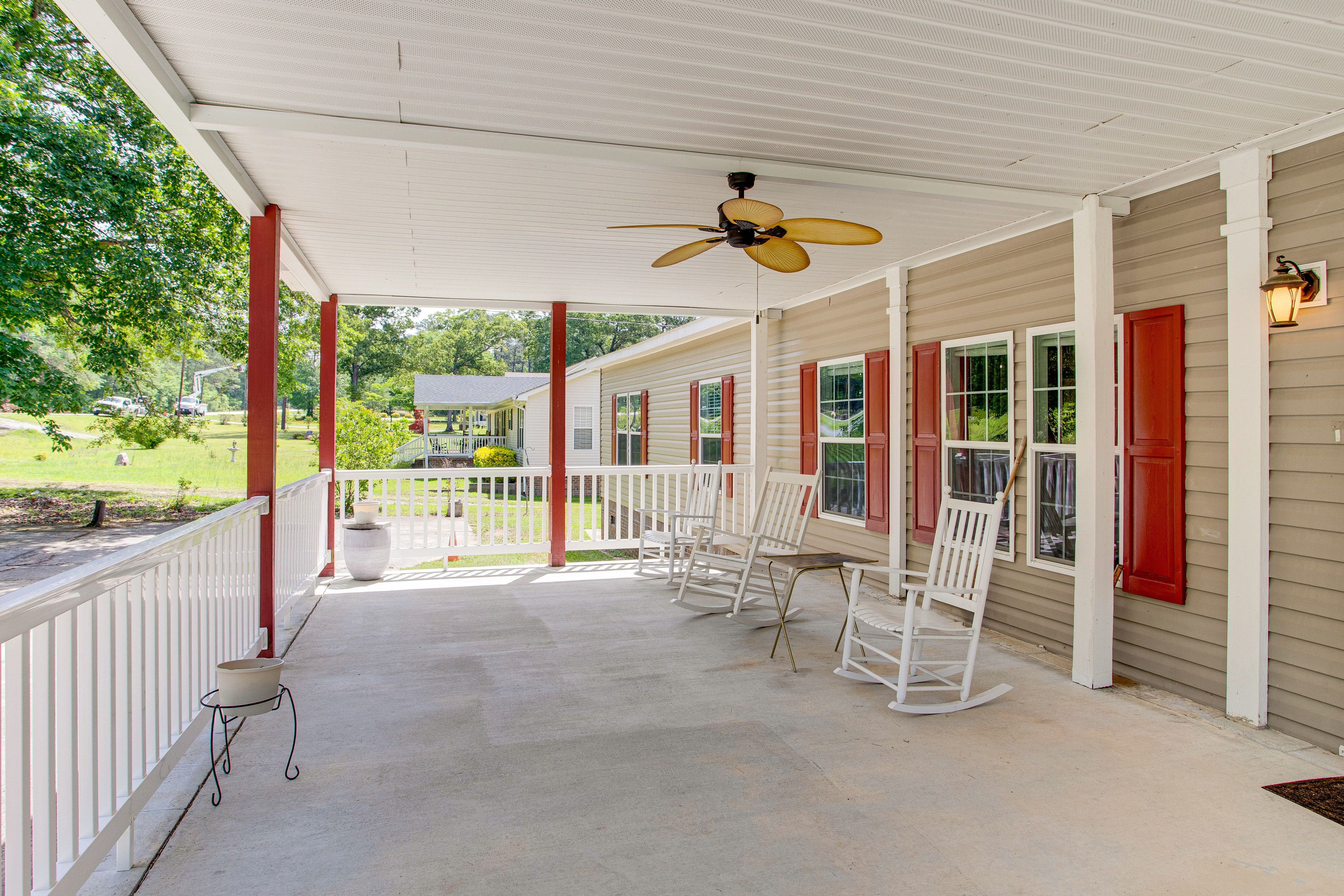 Exterior | Furnished Front Porch