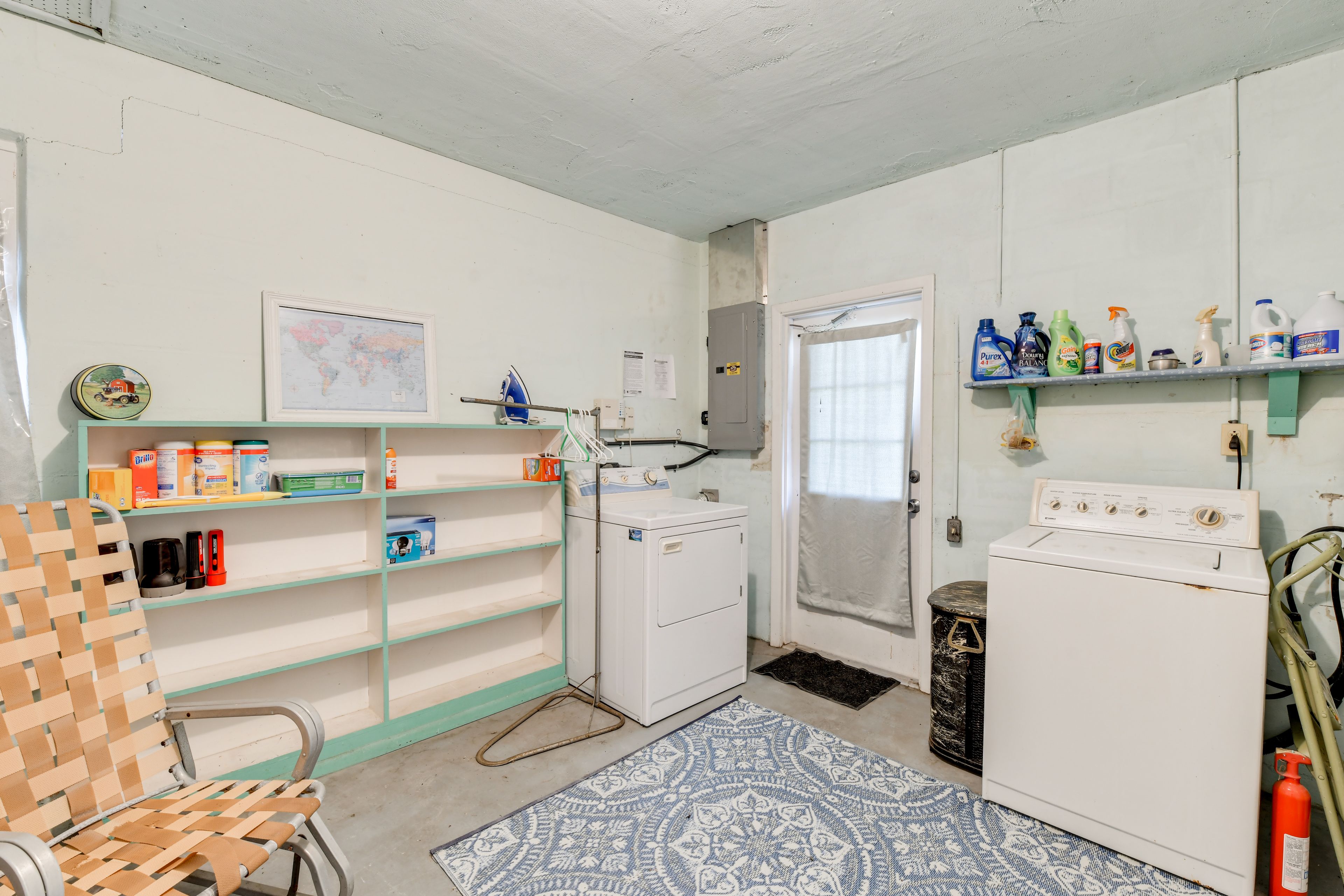 Laundry Room | Washer & Dryer