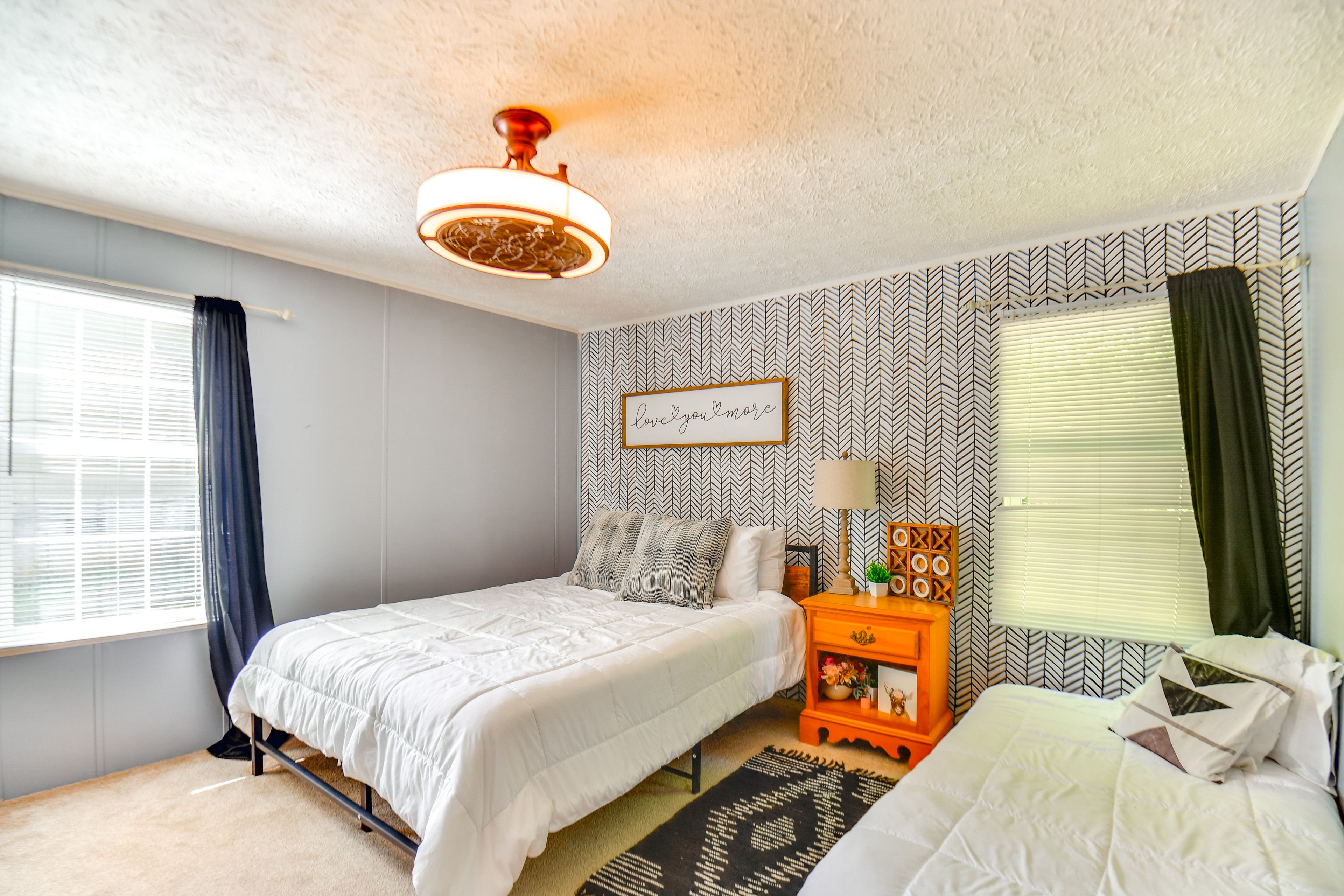 Bedroom 2 | Queen Bed | Twin Bed