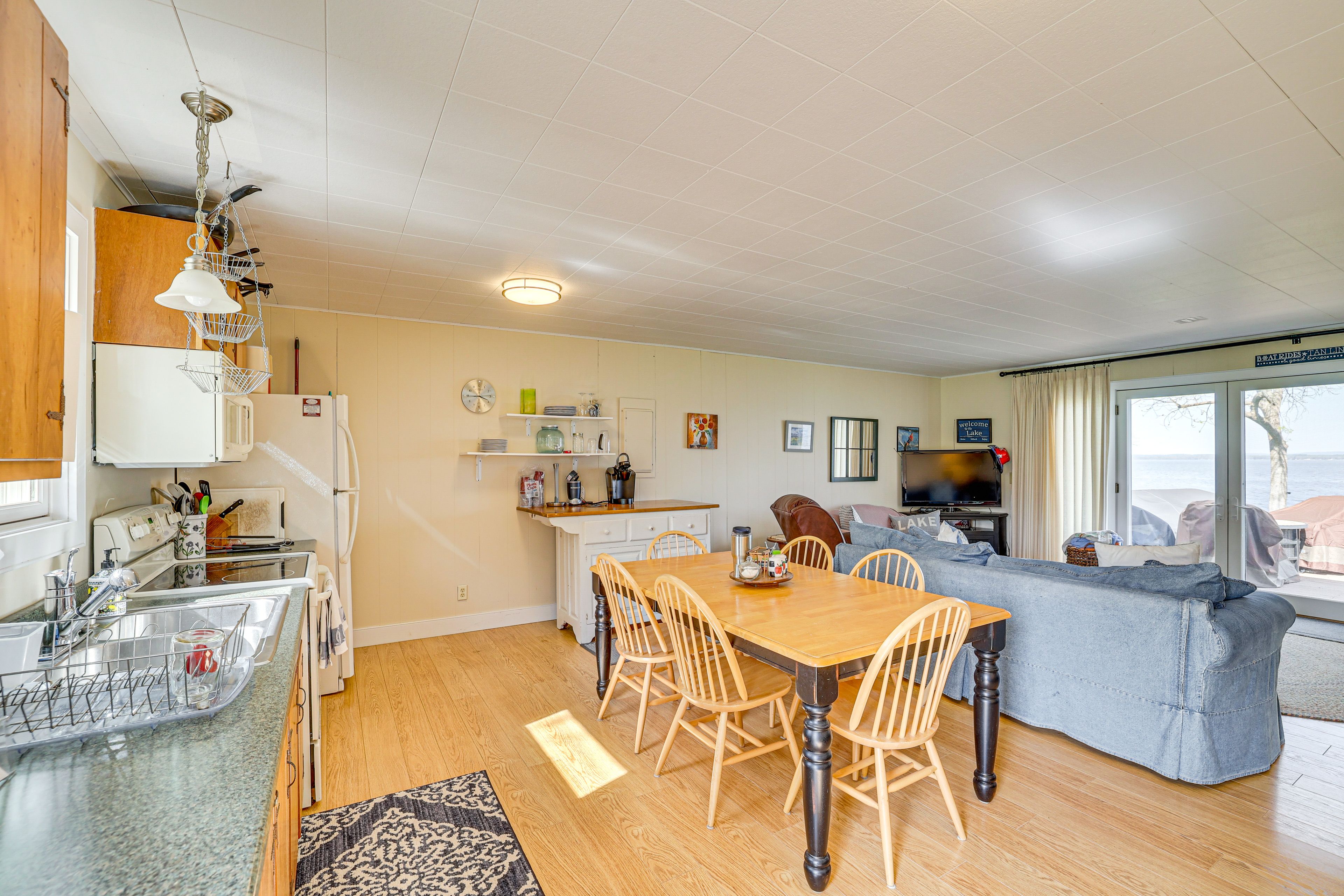 Kitchen | Dining Area | Cooking Basics | Dishware/Flatware | Coffee Makers