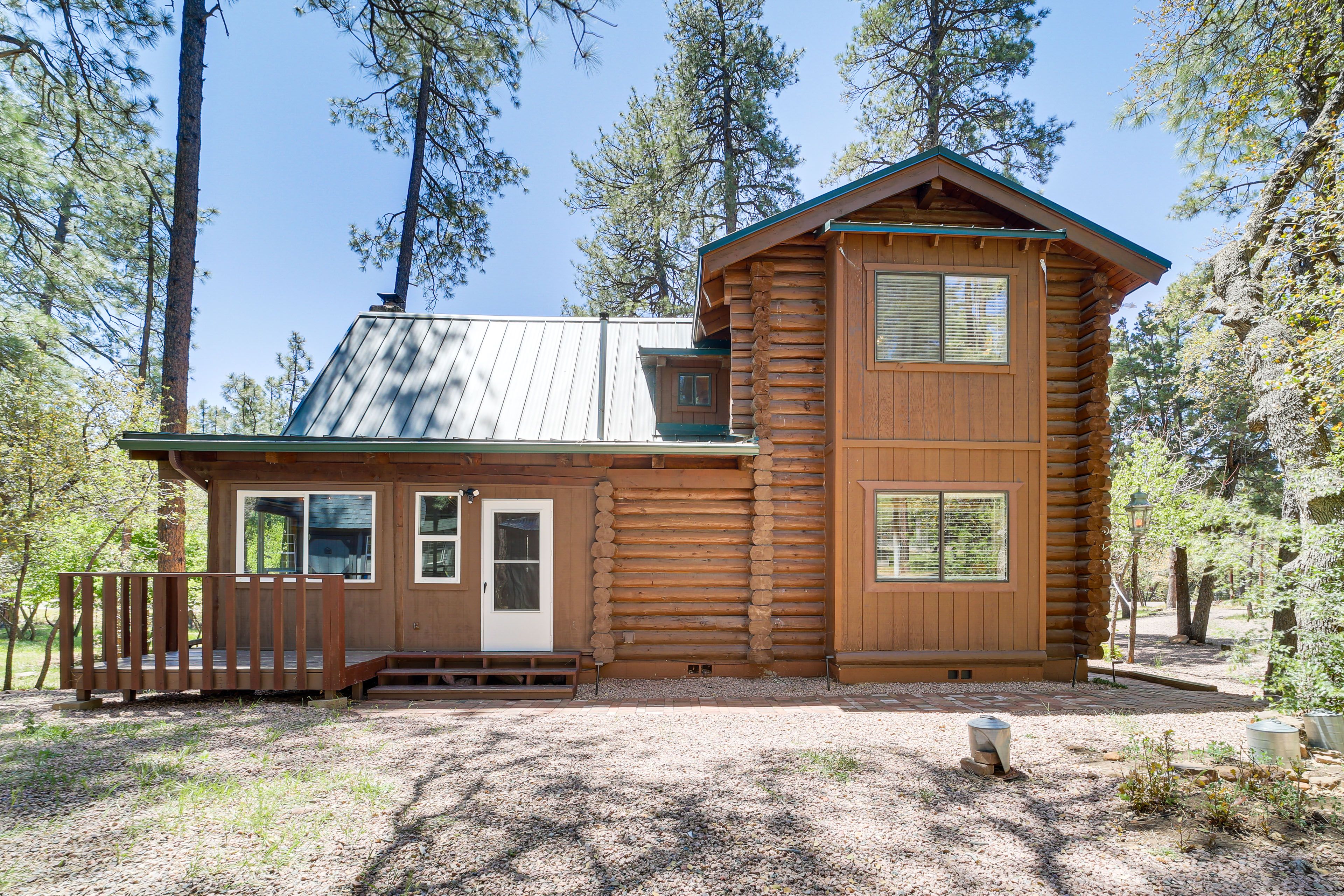 Pine Vacation Rental | 3BR | 2BA | 1,604 Sq Ft | 3 Steps to Enter