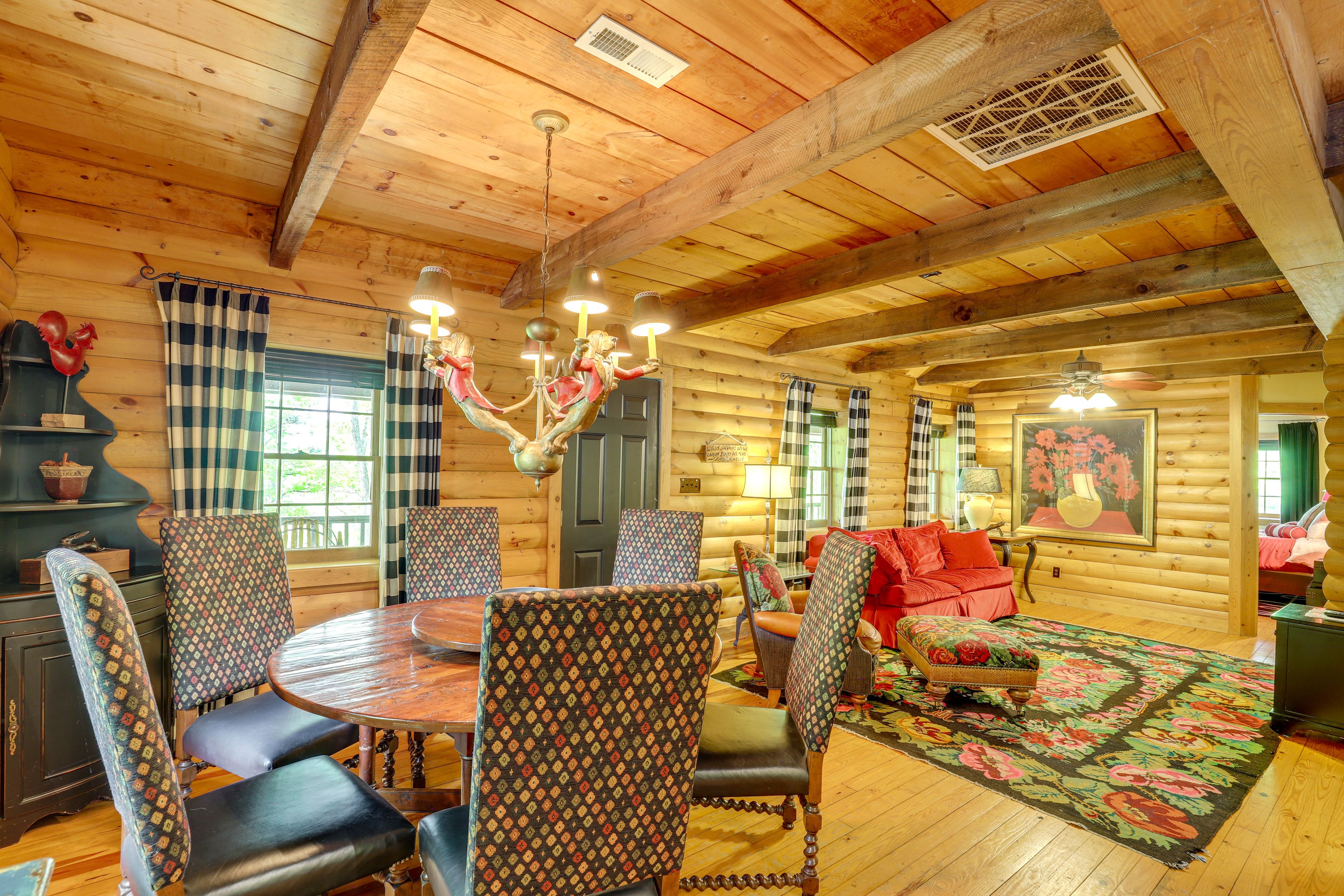 Living Room | Central A/C & Heating | Smart TV | Sleeper Sofa