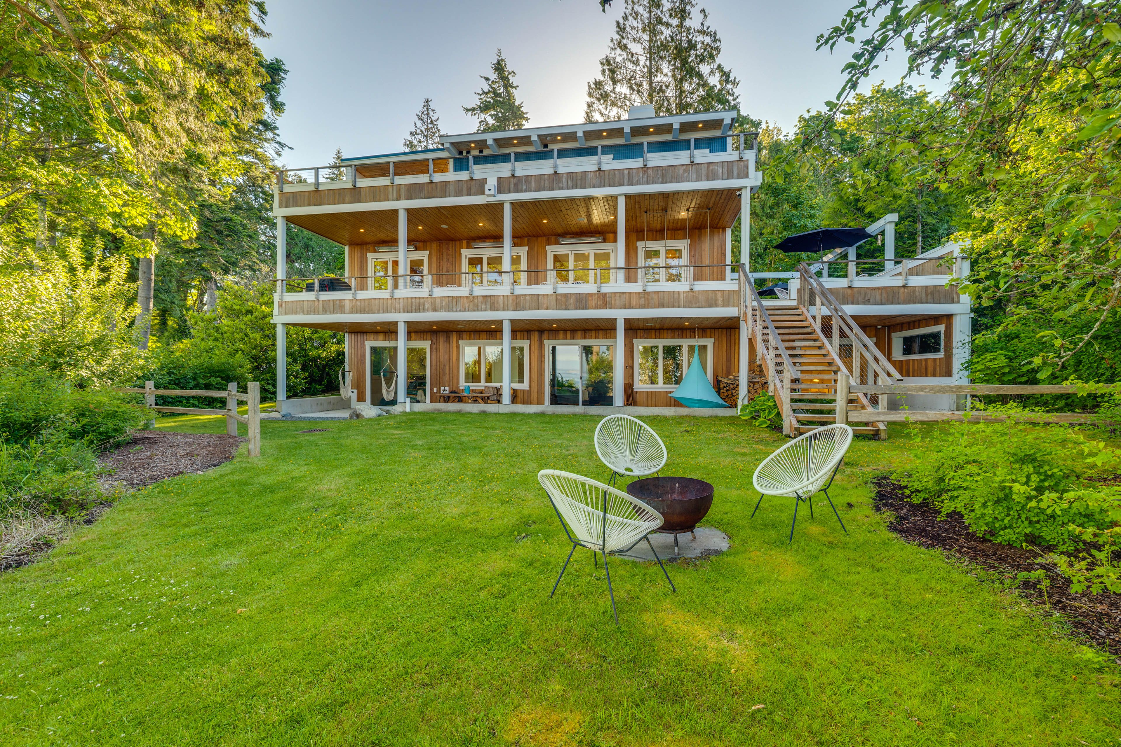 Home Exterior | Backyard | Fire Pit