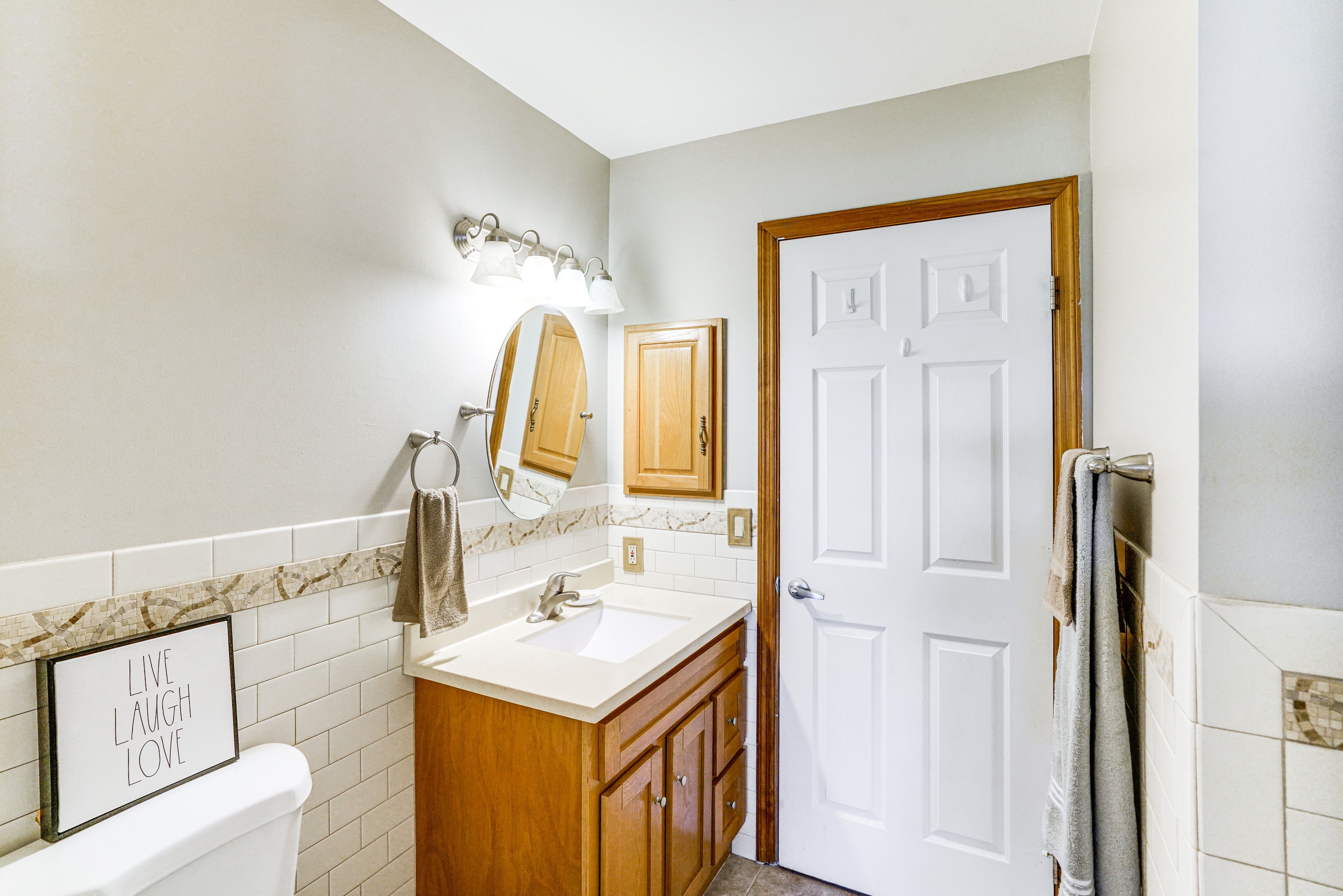 En-Suite Bathroom | 1st Floor | Complimentary Toiletries