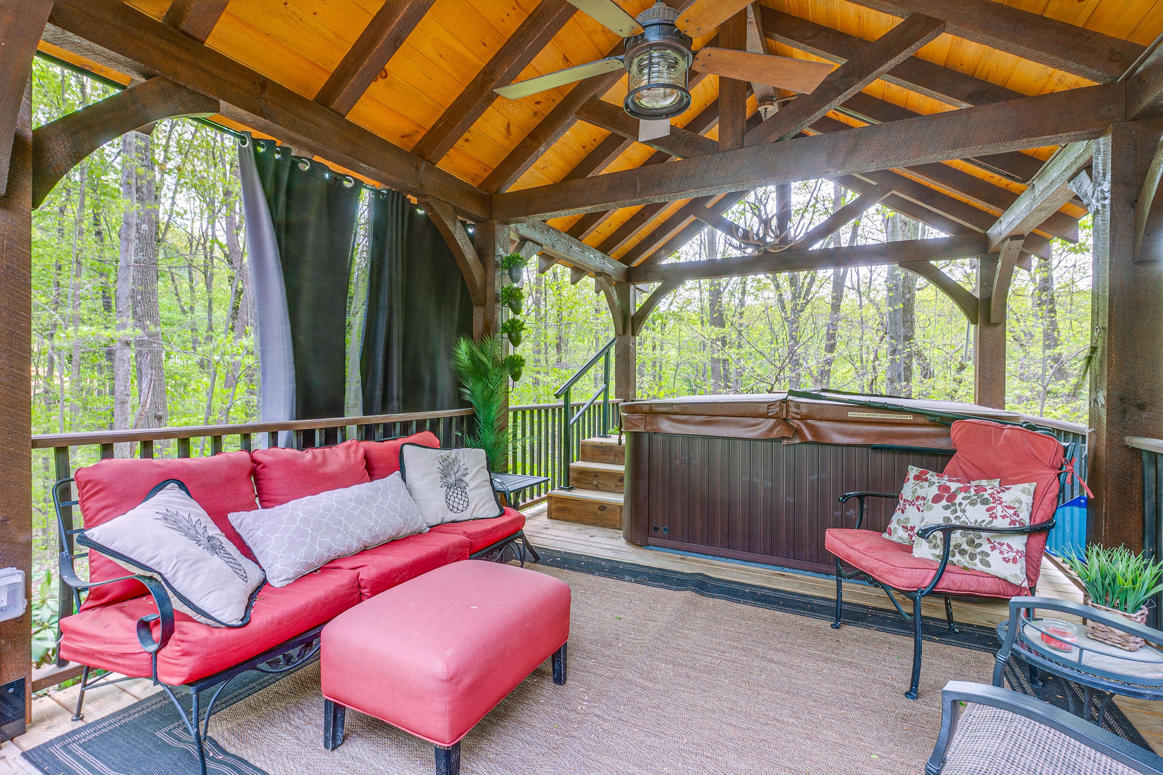 Gazebo | Hot Tub