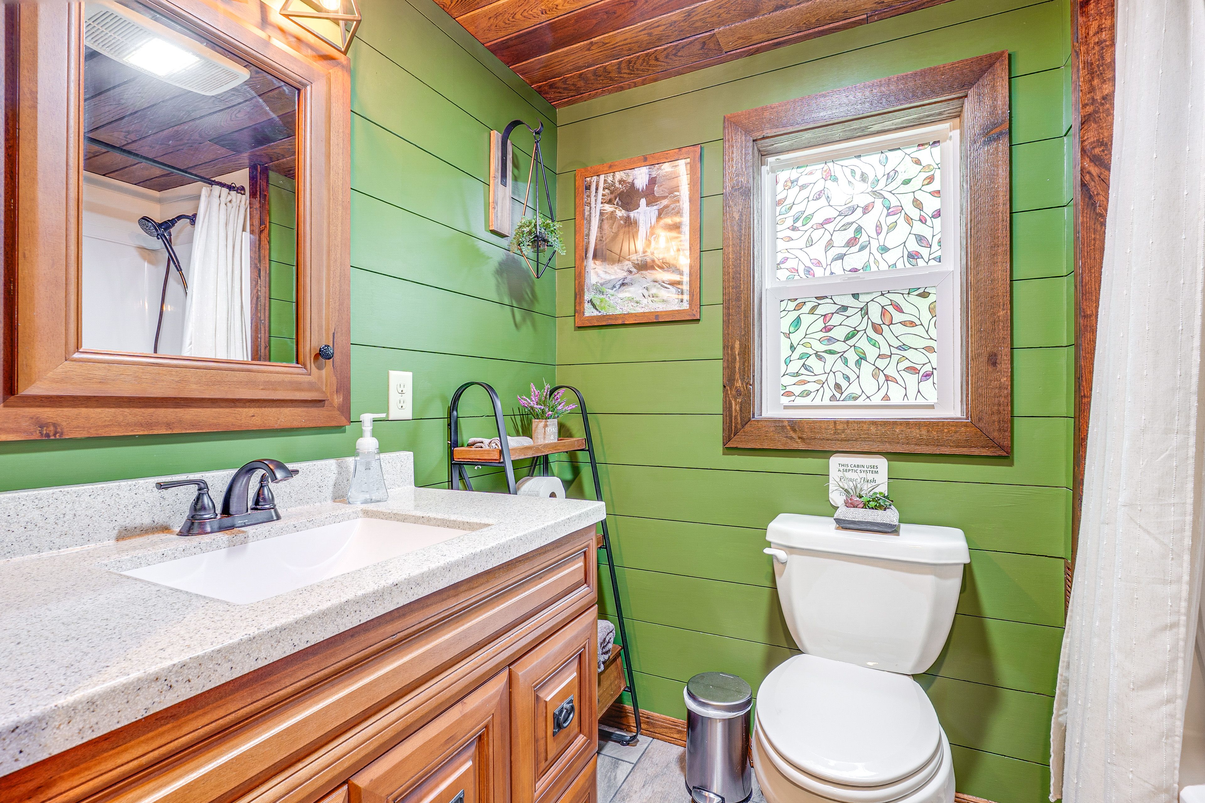Full Bathroom | 1st Floor