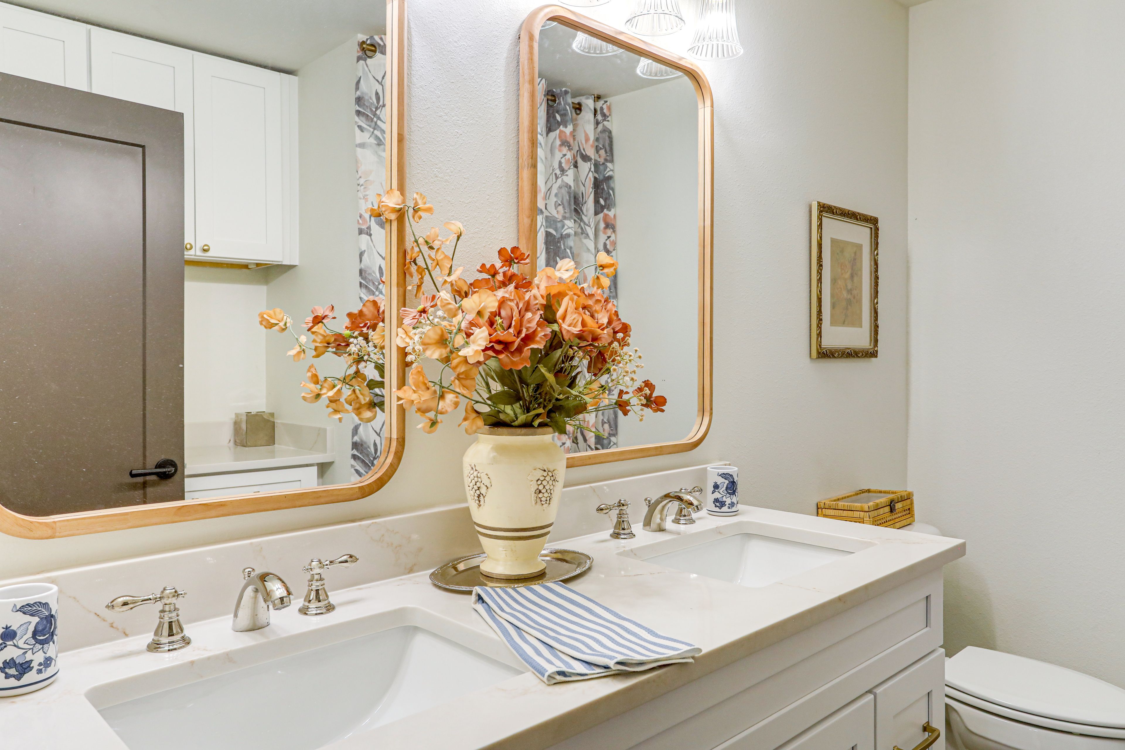 Bathroom | Towels Provided | Main Floor
