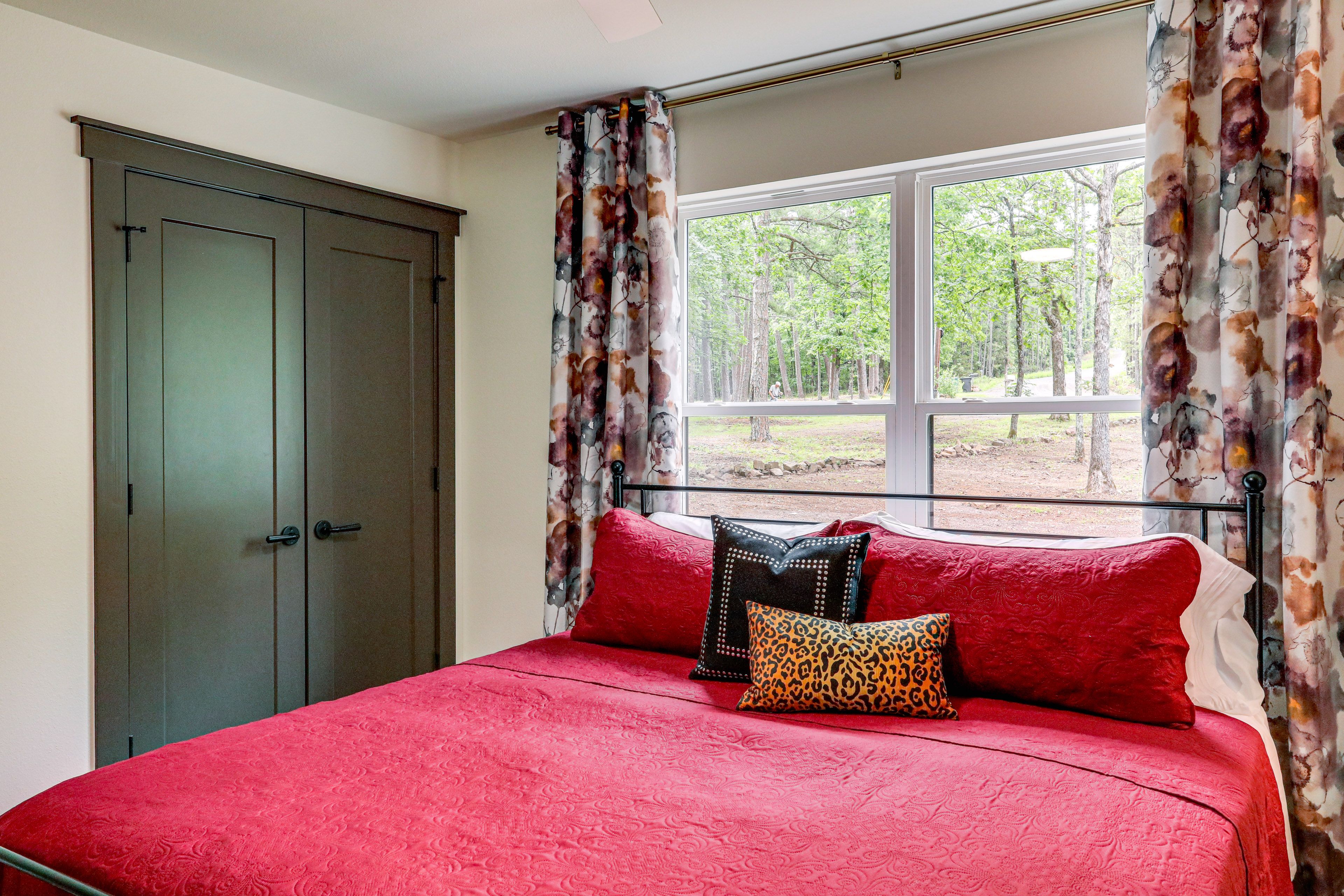Bedroom 2 | King Bed | Main Floor