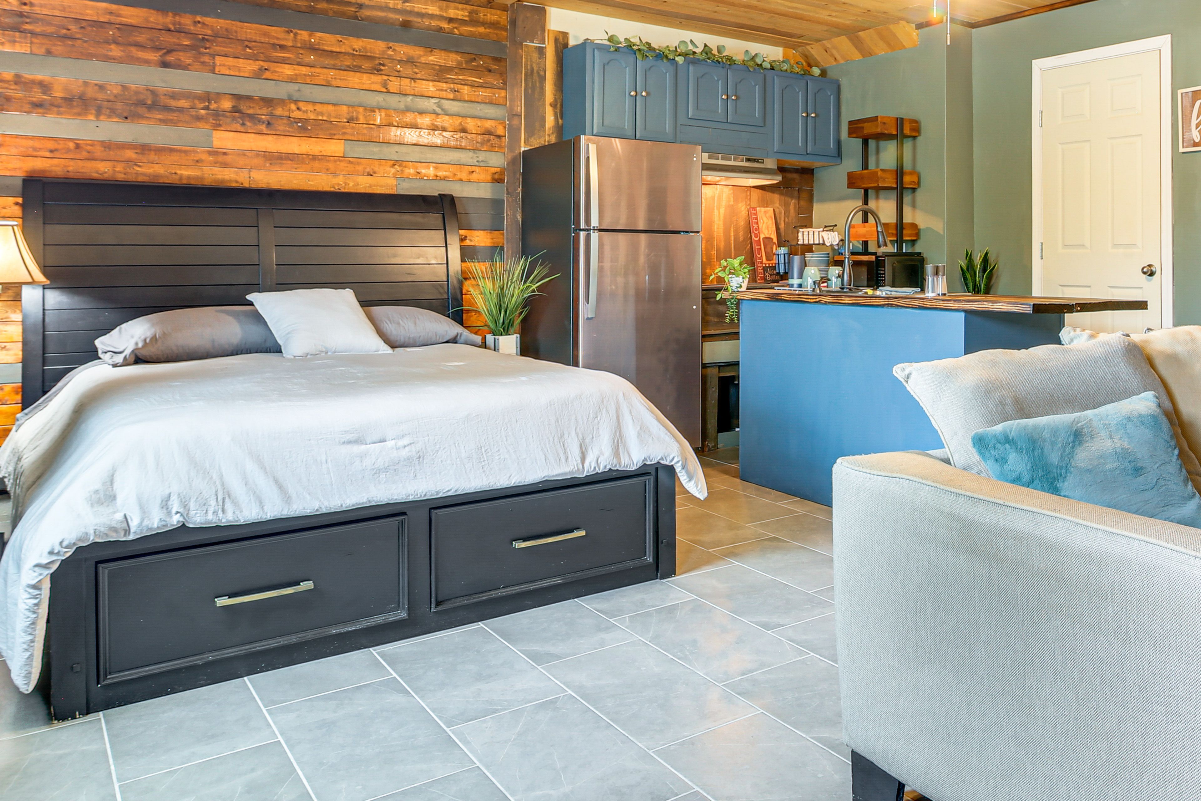 Studio | Sleeping Area | Queen Bed | Linens Provided