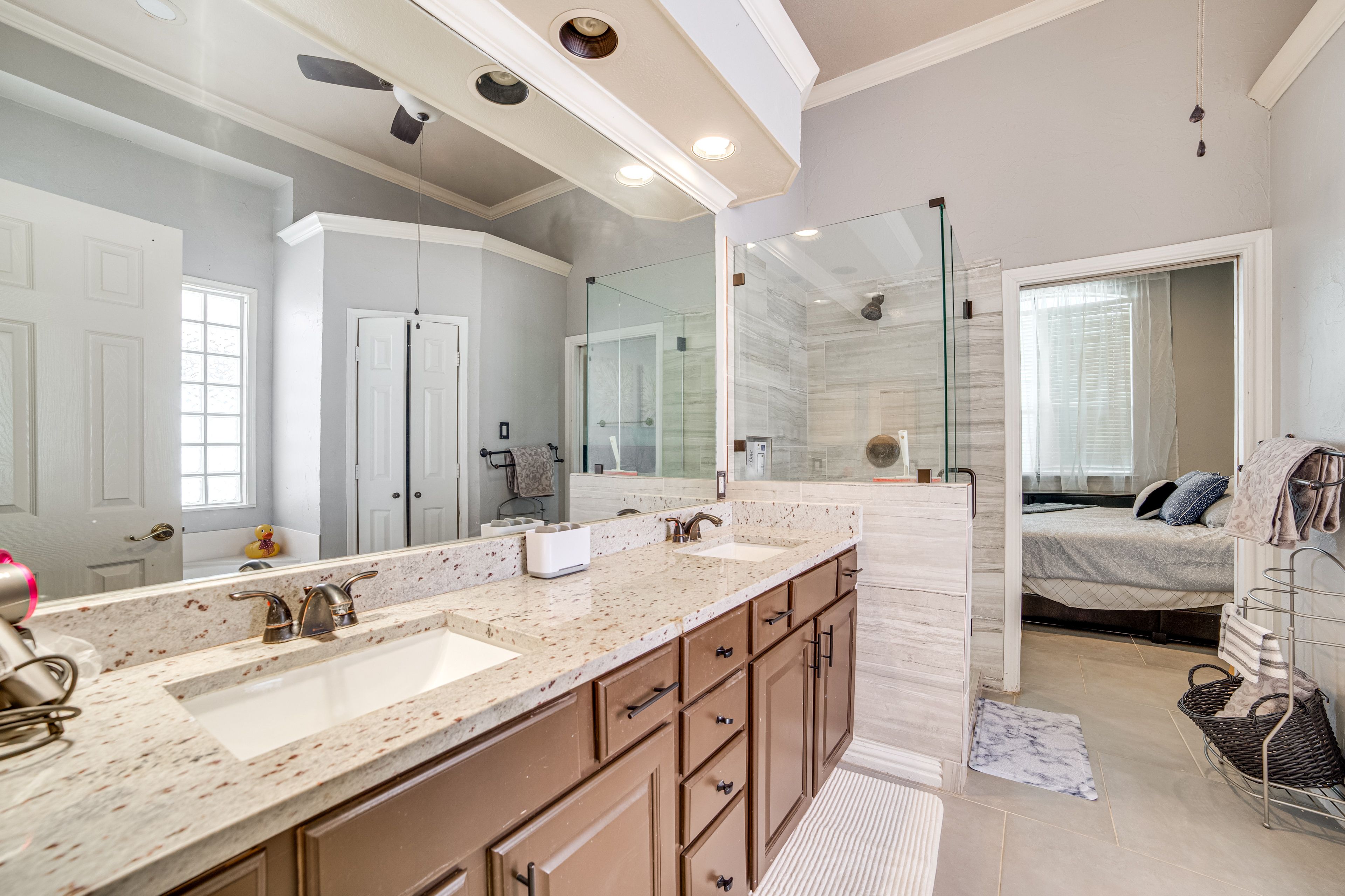 En-Suite Bathroom | Towels Provided | 1st Floor