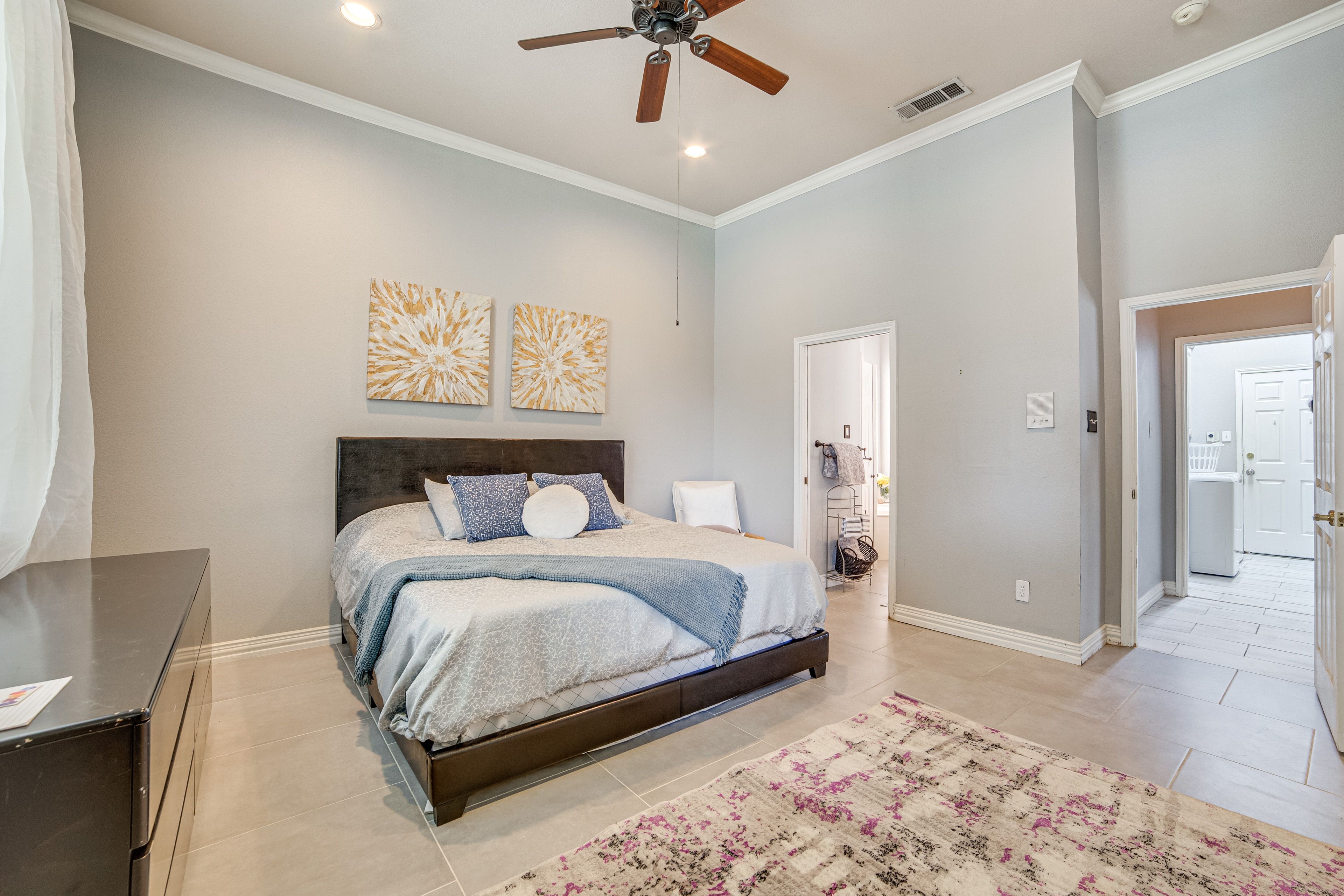 Bedroom 1 | King Bed | Fireplace | 1st Floor
