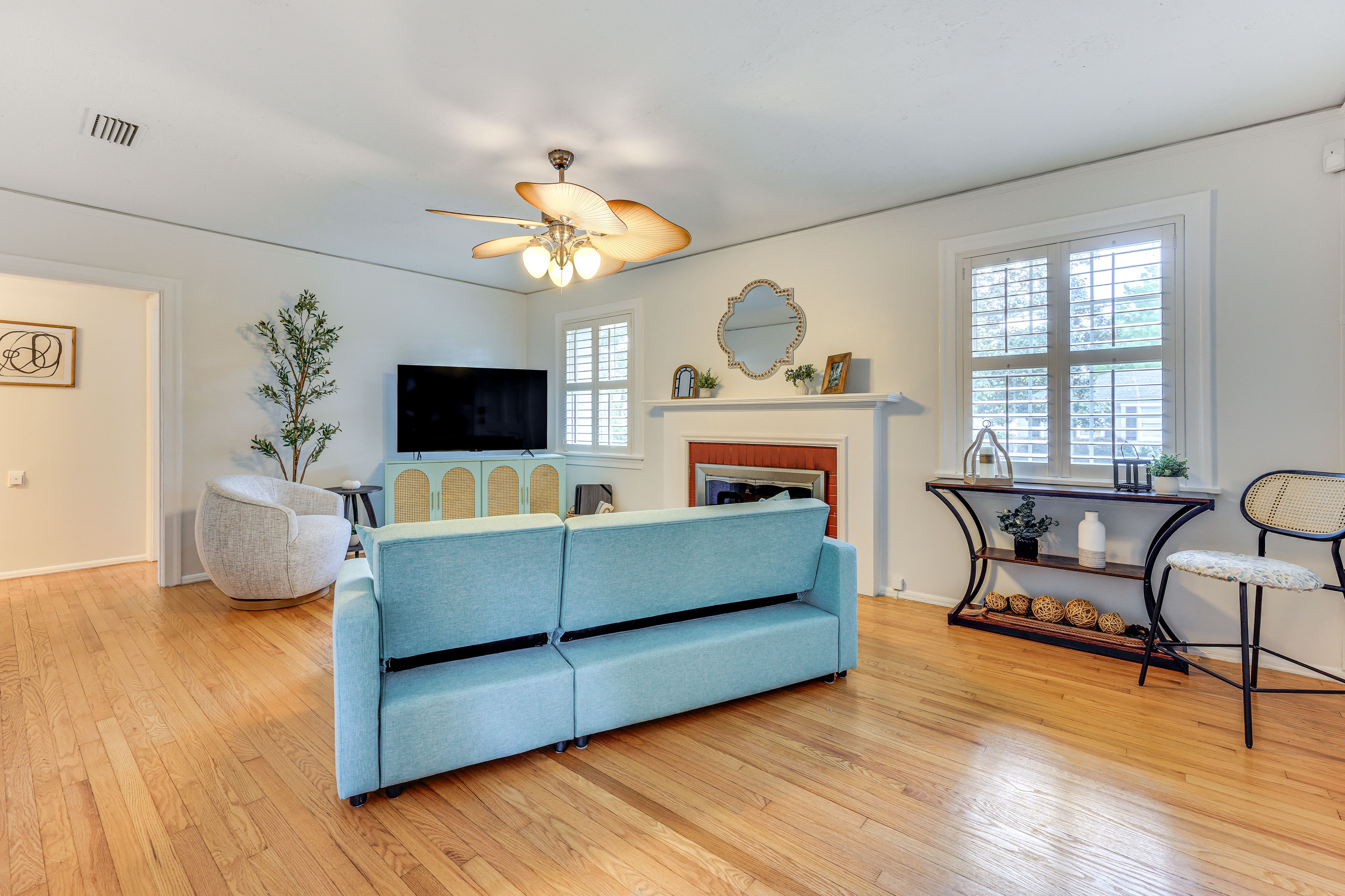 Living Room | Queen Sleeper Sofa | Flat-Screen TV