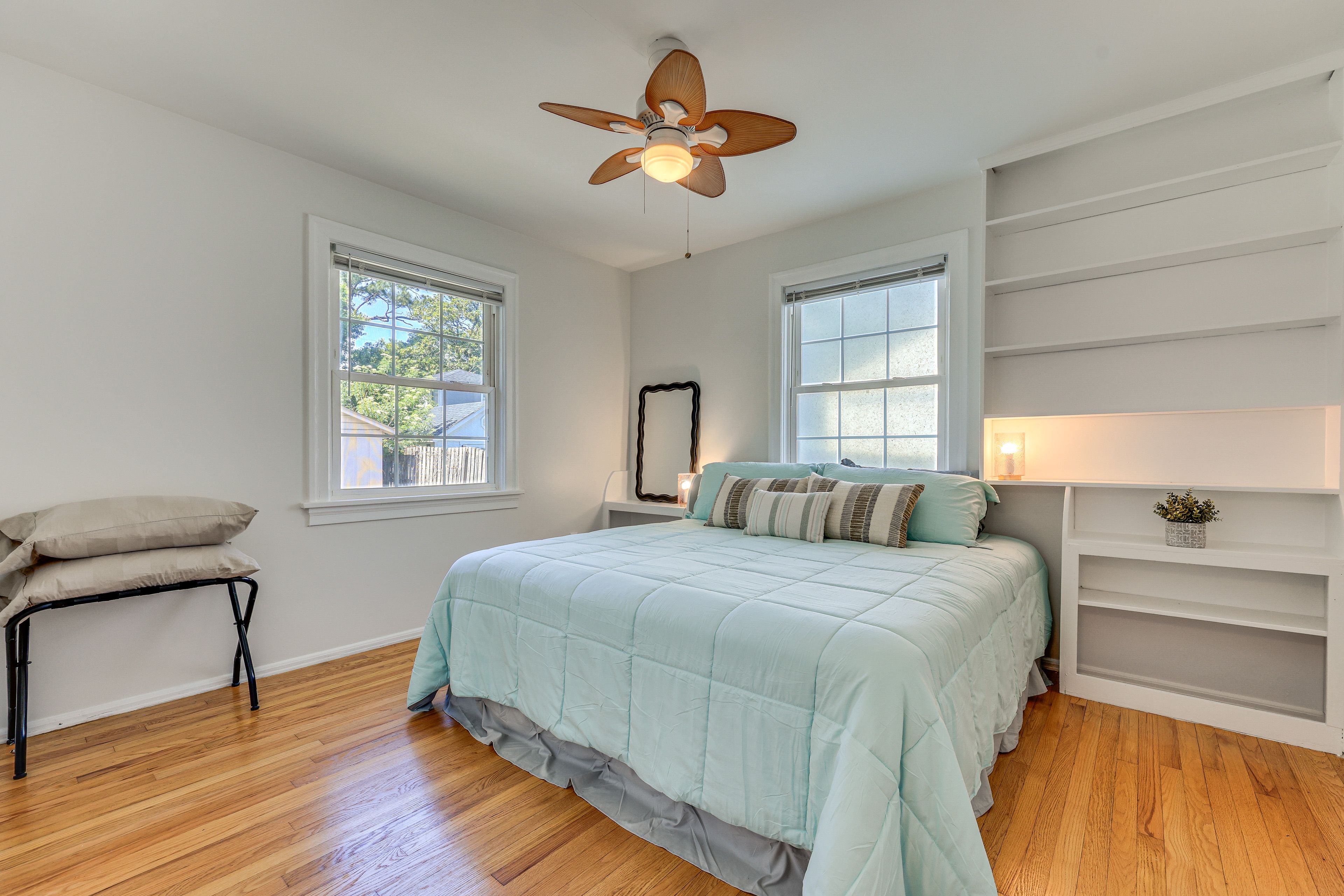 Bedroom 1 | King Bed