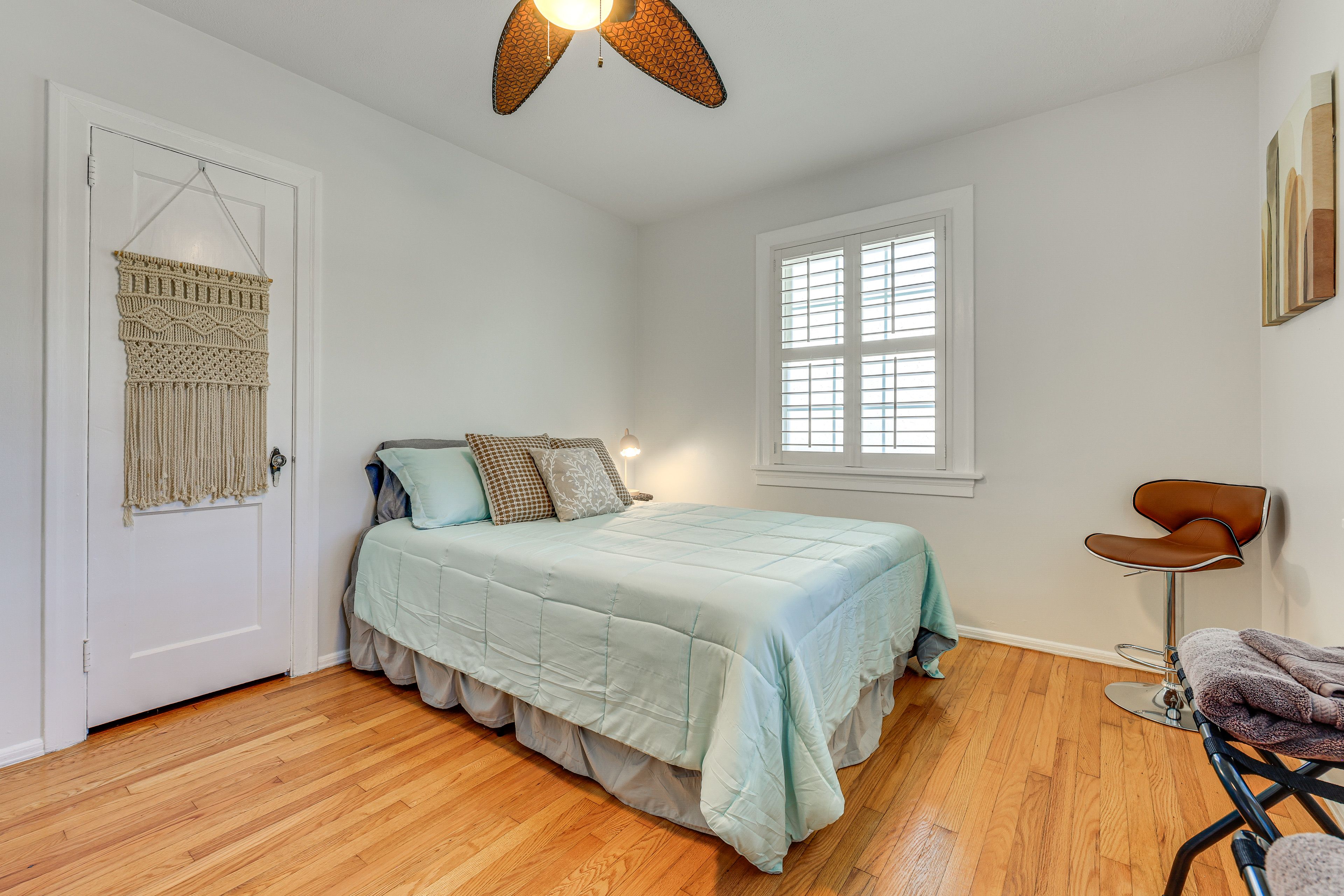 Bedroom 2 | Queen Bed