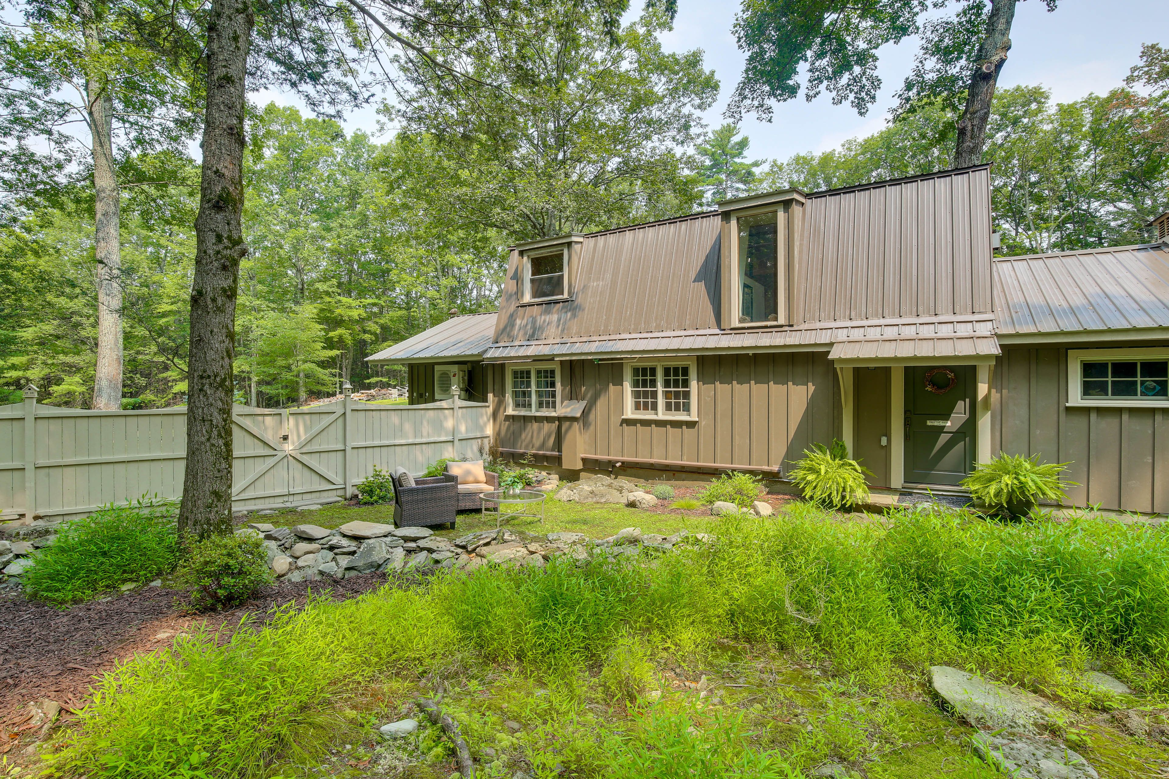 Parking | Driveway (2 Vehicles)