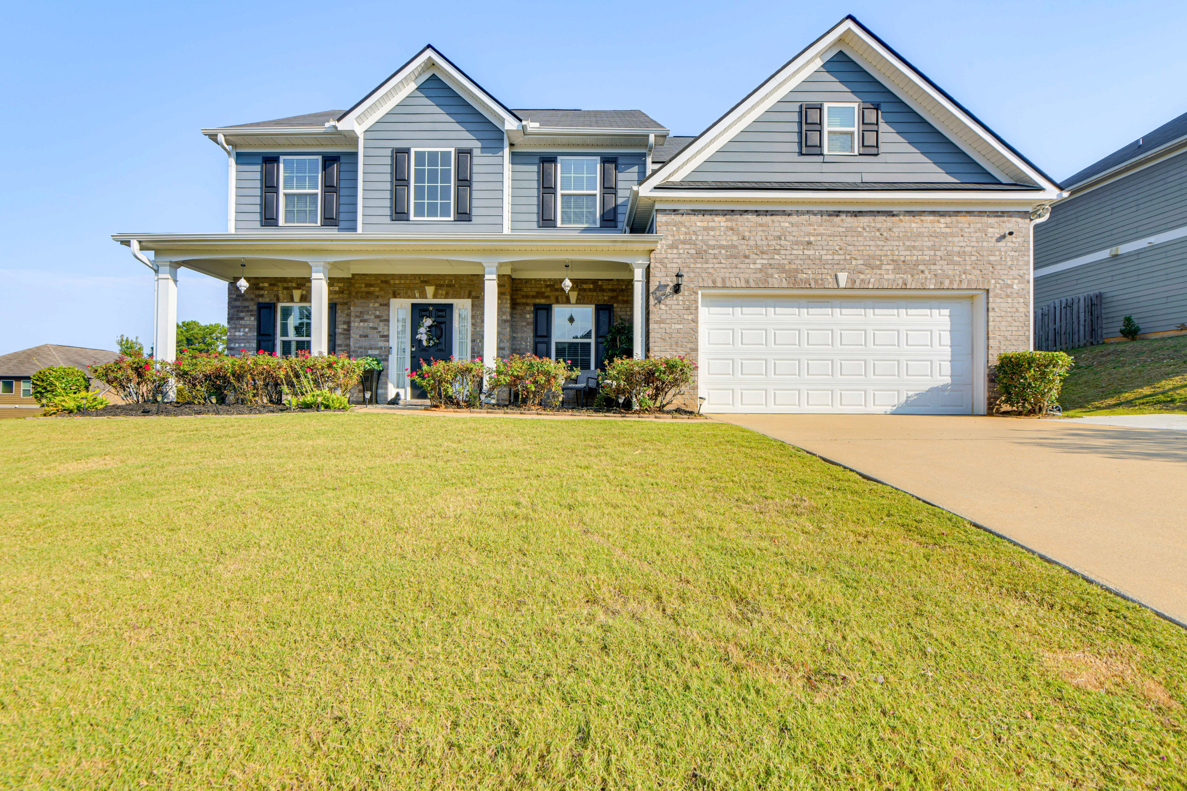 Exterior | Parking | Driveway (2 Vehicles) | Extended Driveway (1 Vehicle)