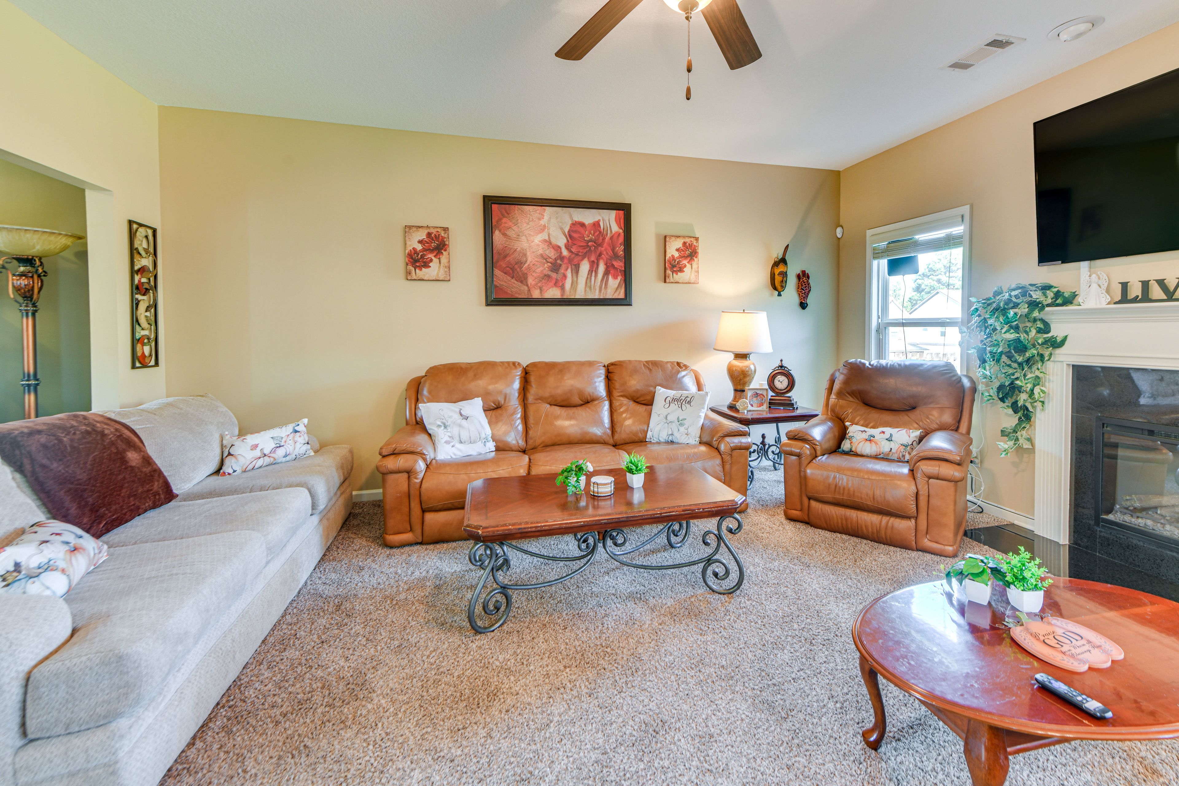Living Room | Smart TV | Smart Speakers | Free WiFi | 1st Floor