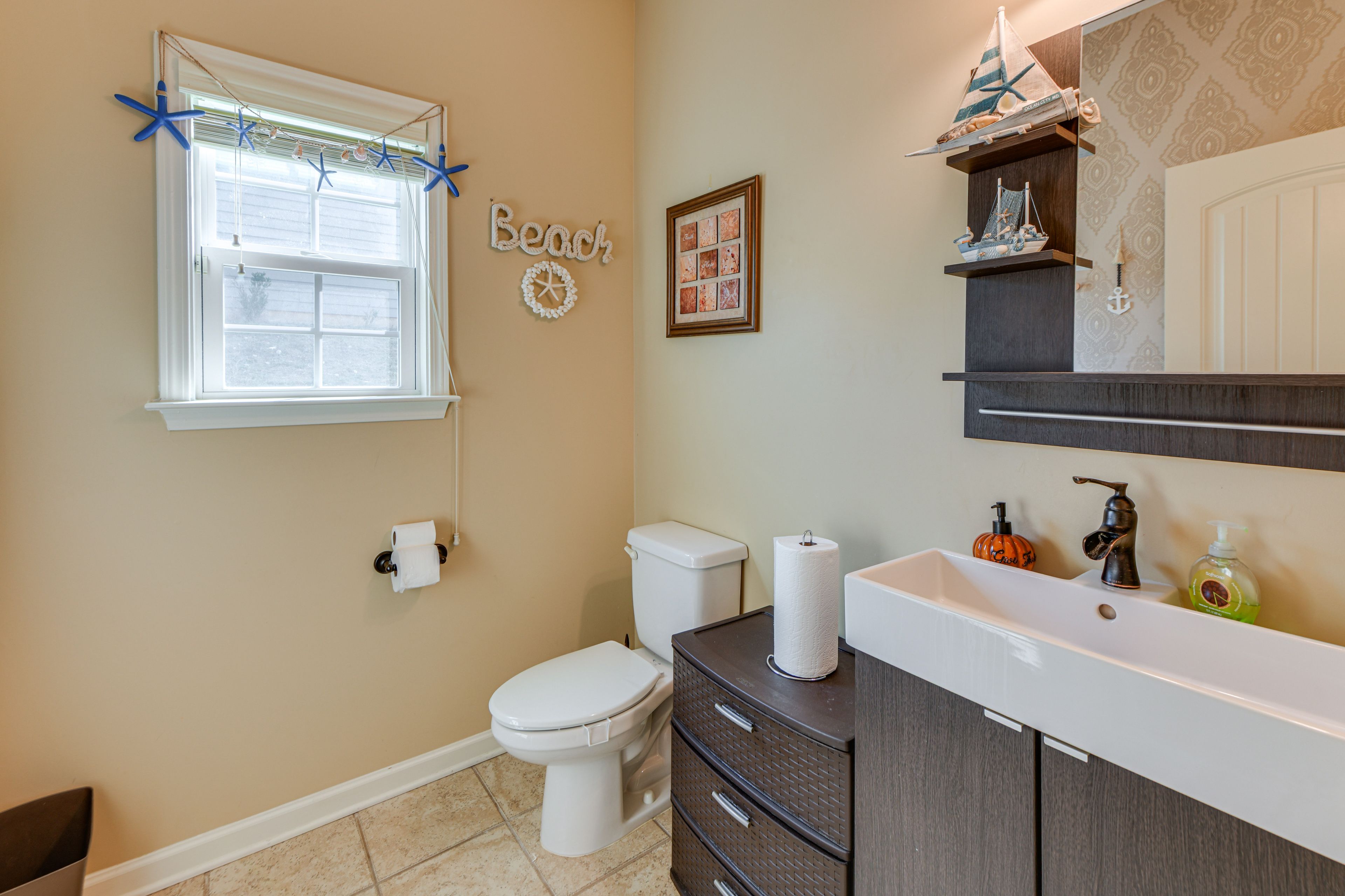 Half Bath | 1st Floor