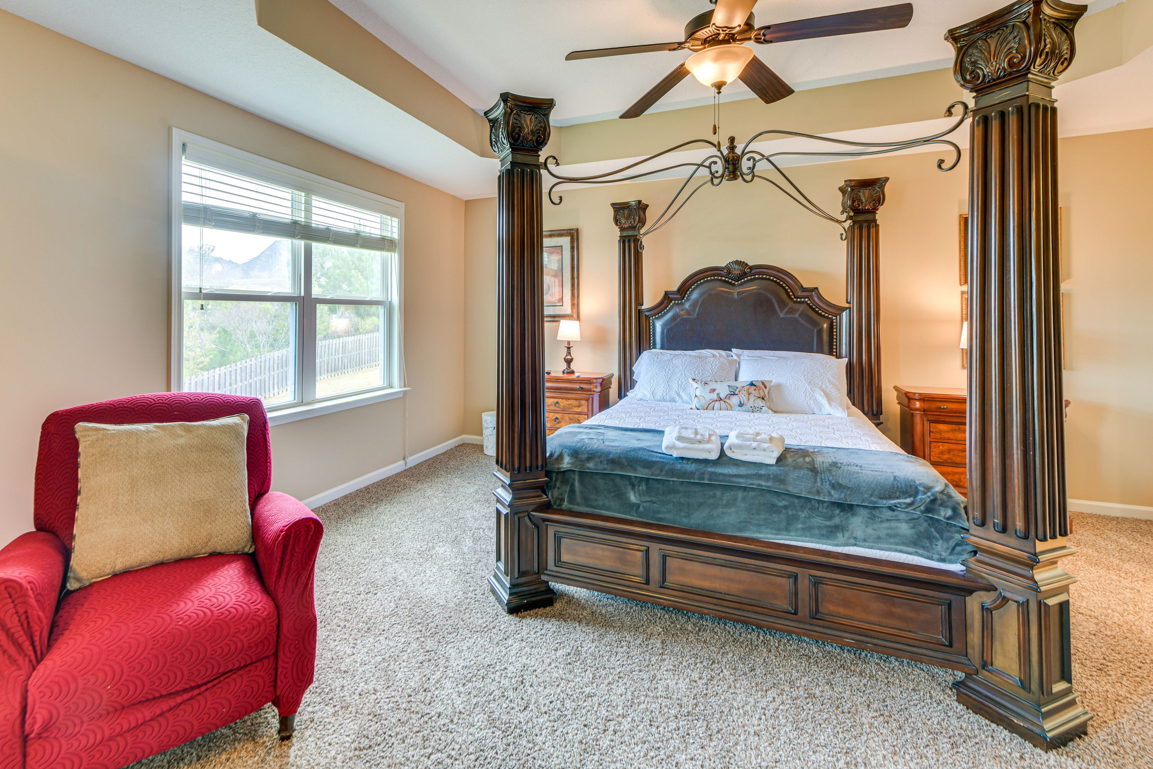 Bedroom 1 | King Bed | Linens | 2nd Floor