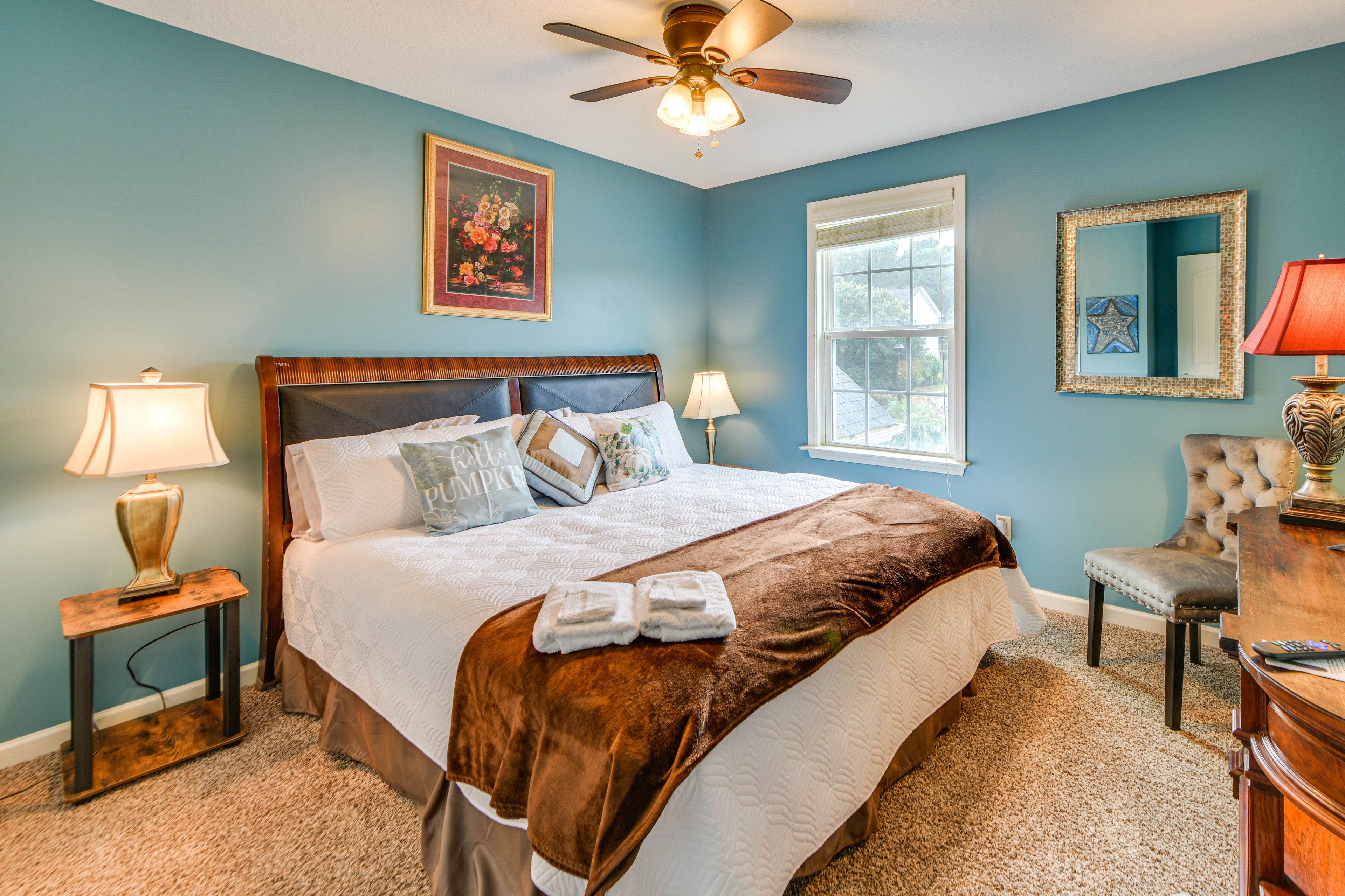Bedroom 2 | Queen Bed | 2nd Floor