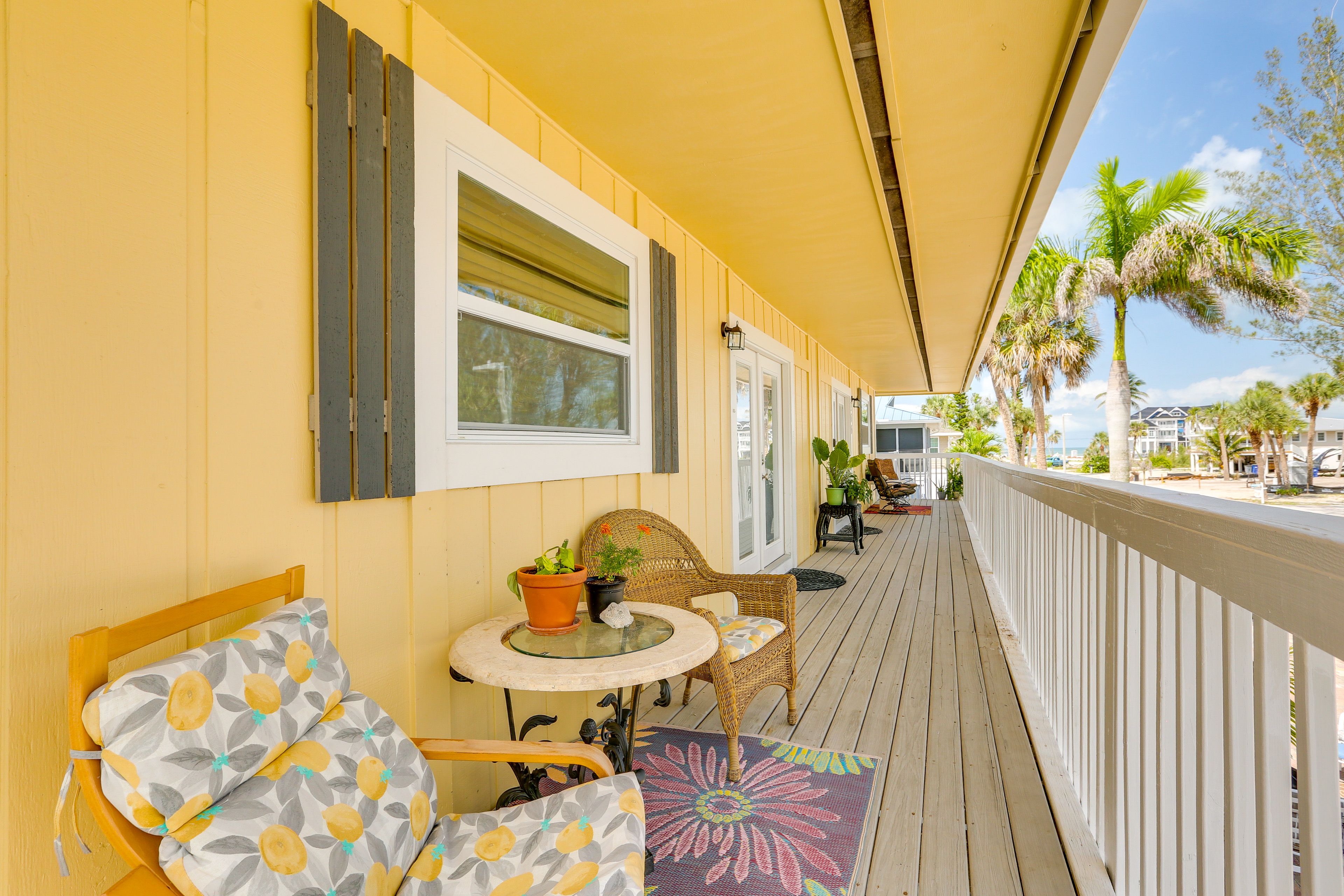 Fort Myers Beach Vacation Rental | 2BR | 1BA | 672 Sq Ft | Stairs Required