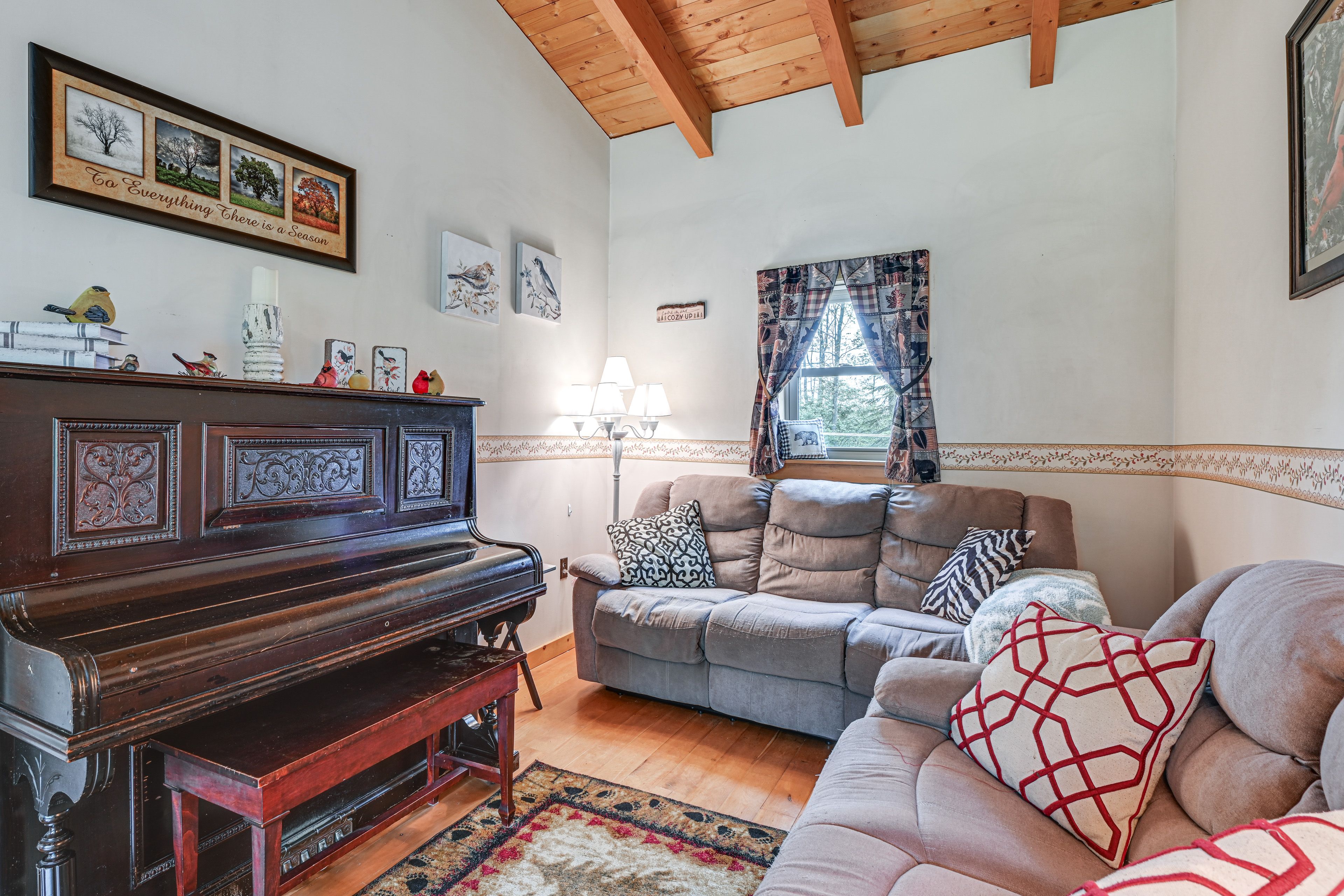 Living Area | Piano