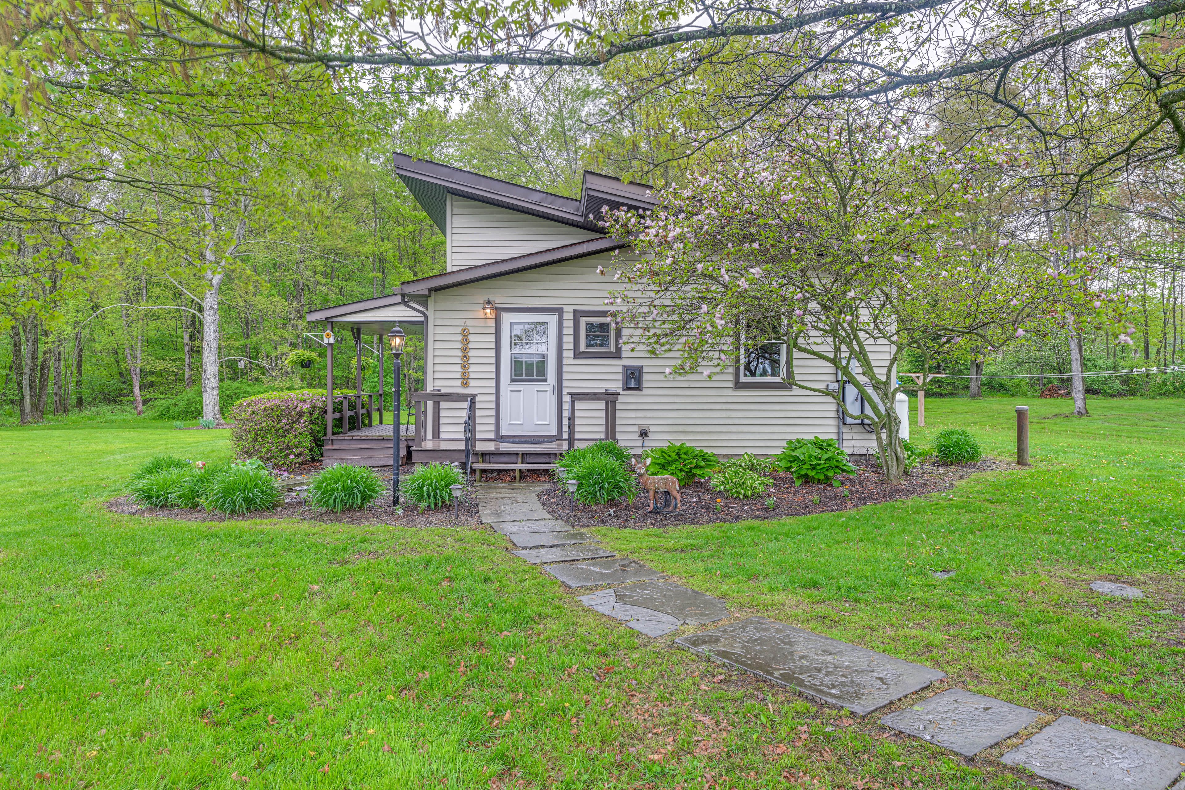 Parking | Driveway (2 Vehicles) | Trailer Parking Available