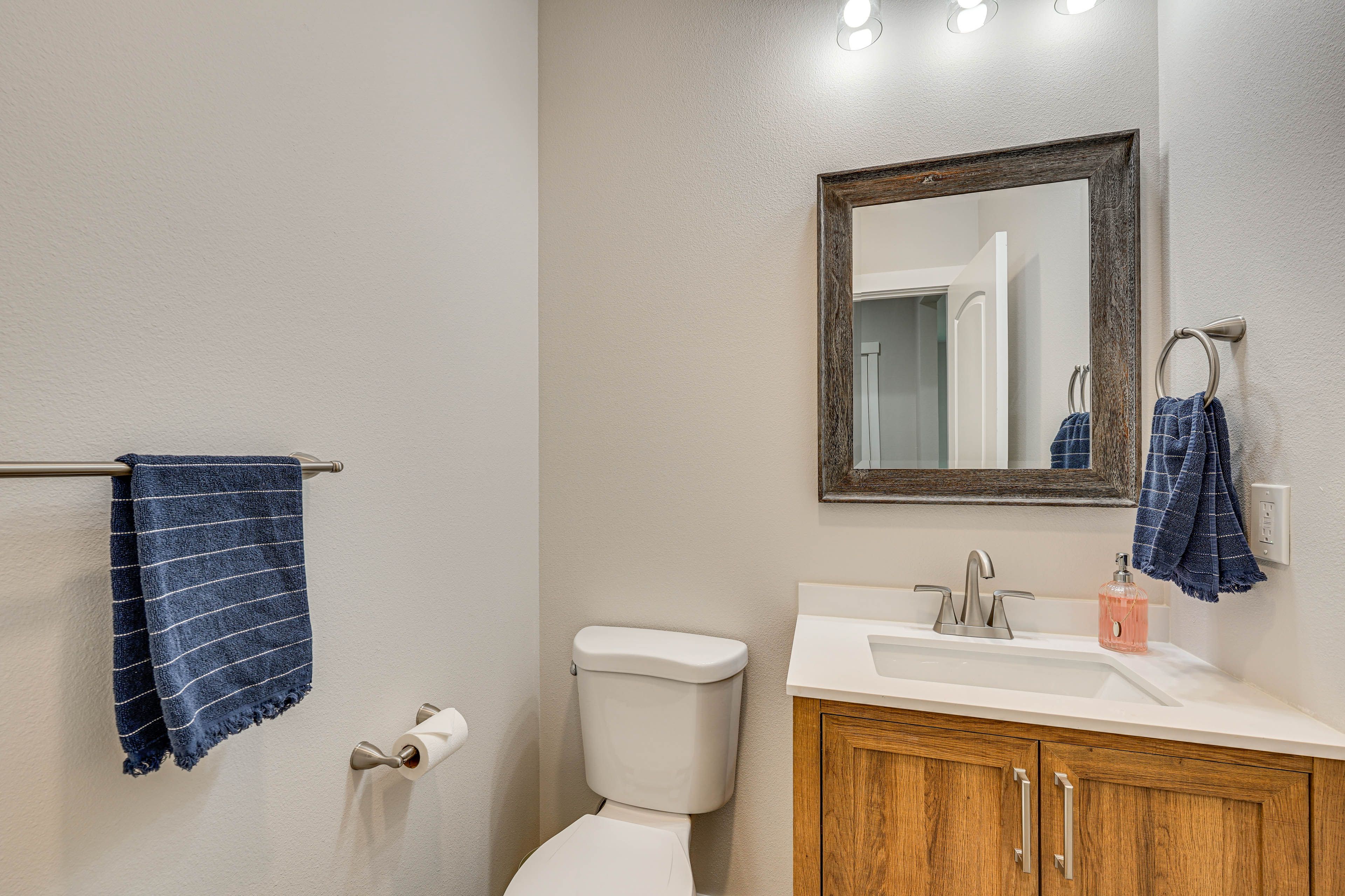 Half Bathroom | 1st Floor