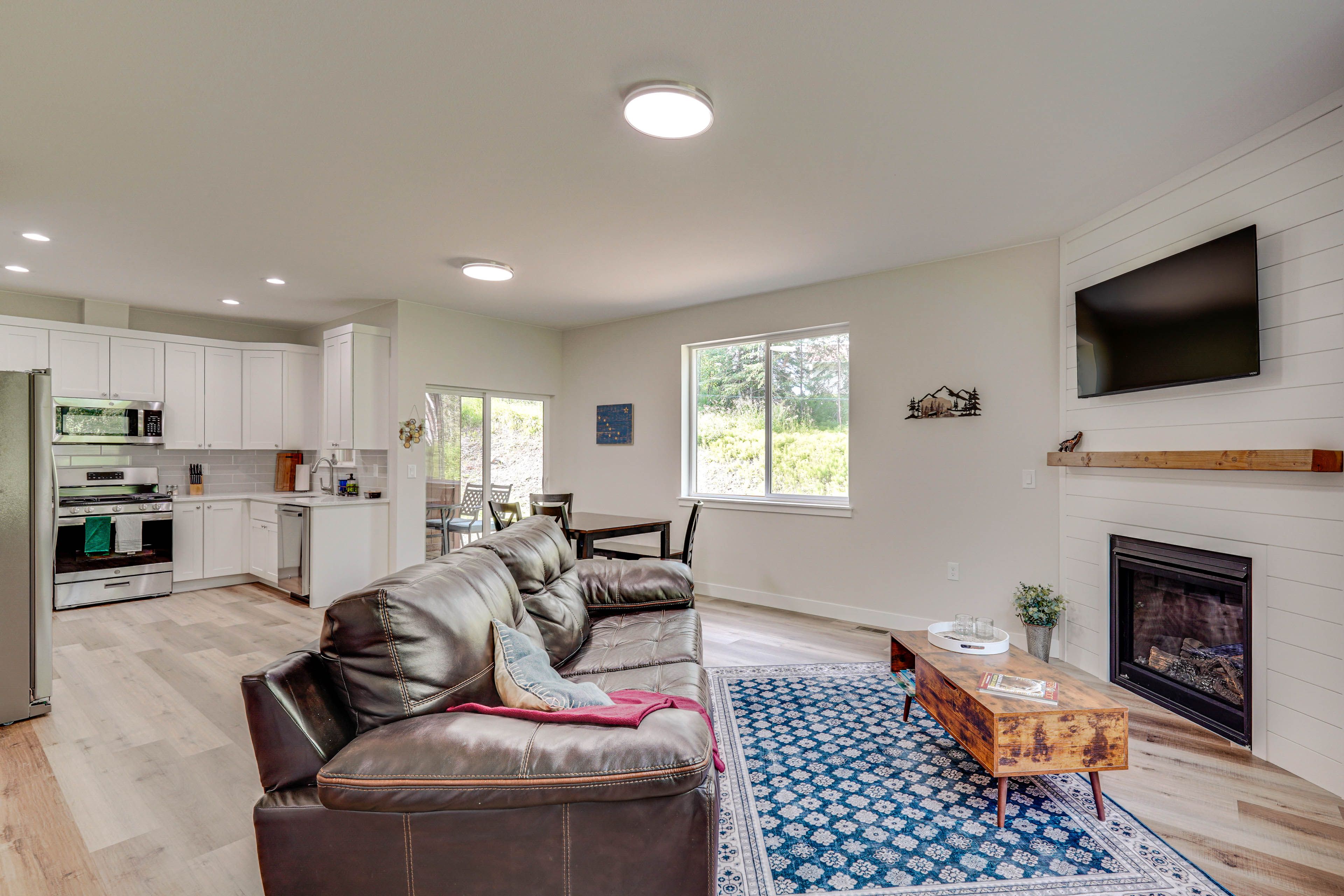 Wasilla Vacation Rental | 3BR | 2.5BA | 1,750 Sq Ft | 2 Steps to Enter