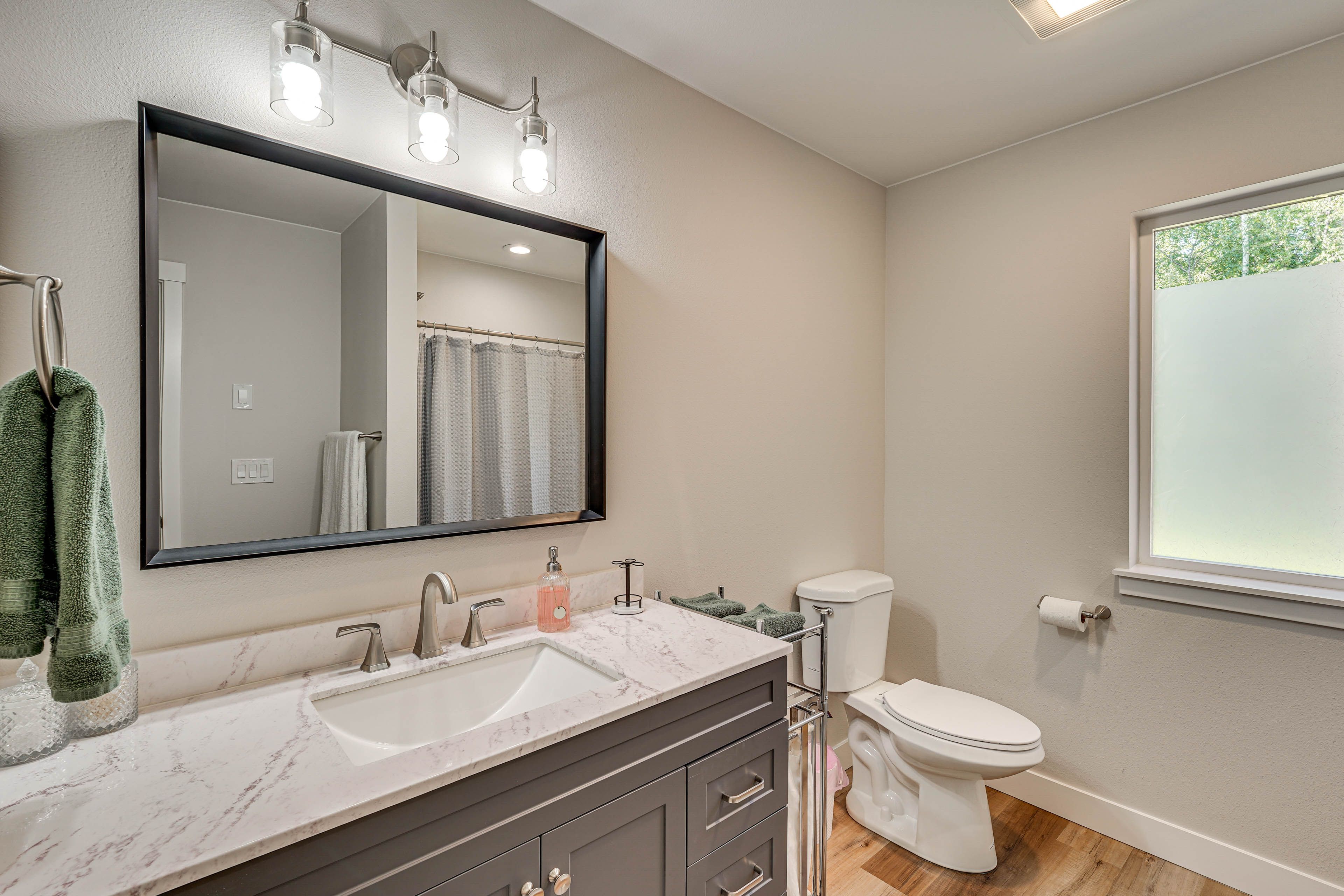 Full Bathroom | 1st Floor
