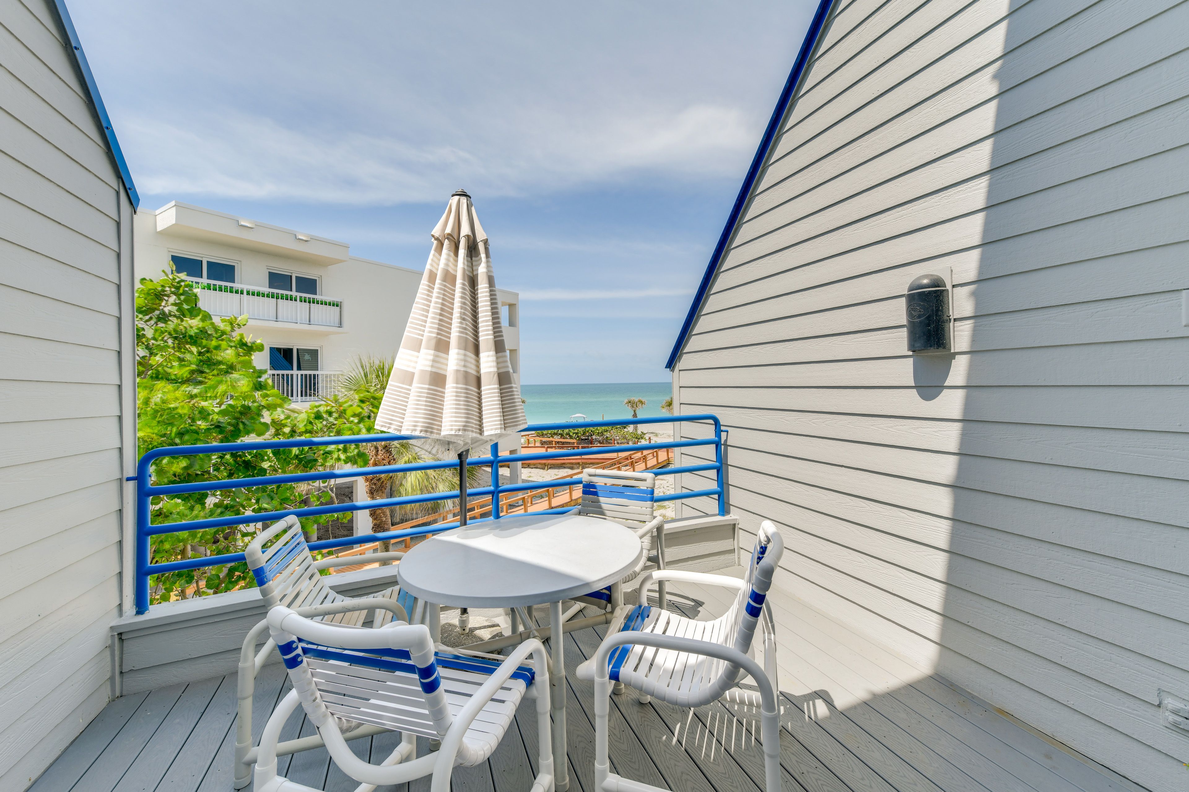 Englewood Vacation Rental | 2BR | 2BA | 1,200 Sq Ft | Stairs Required