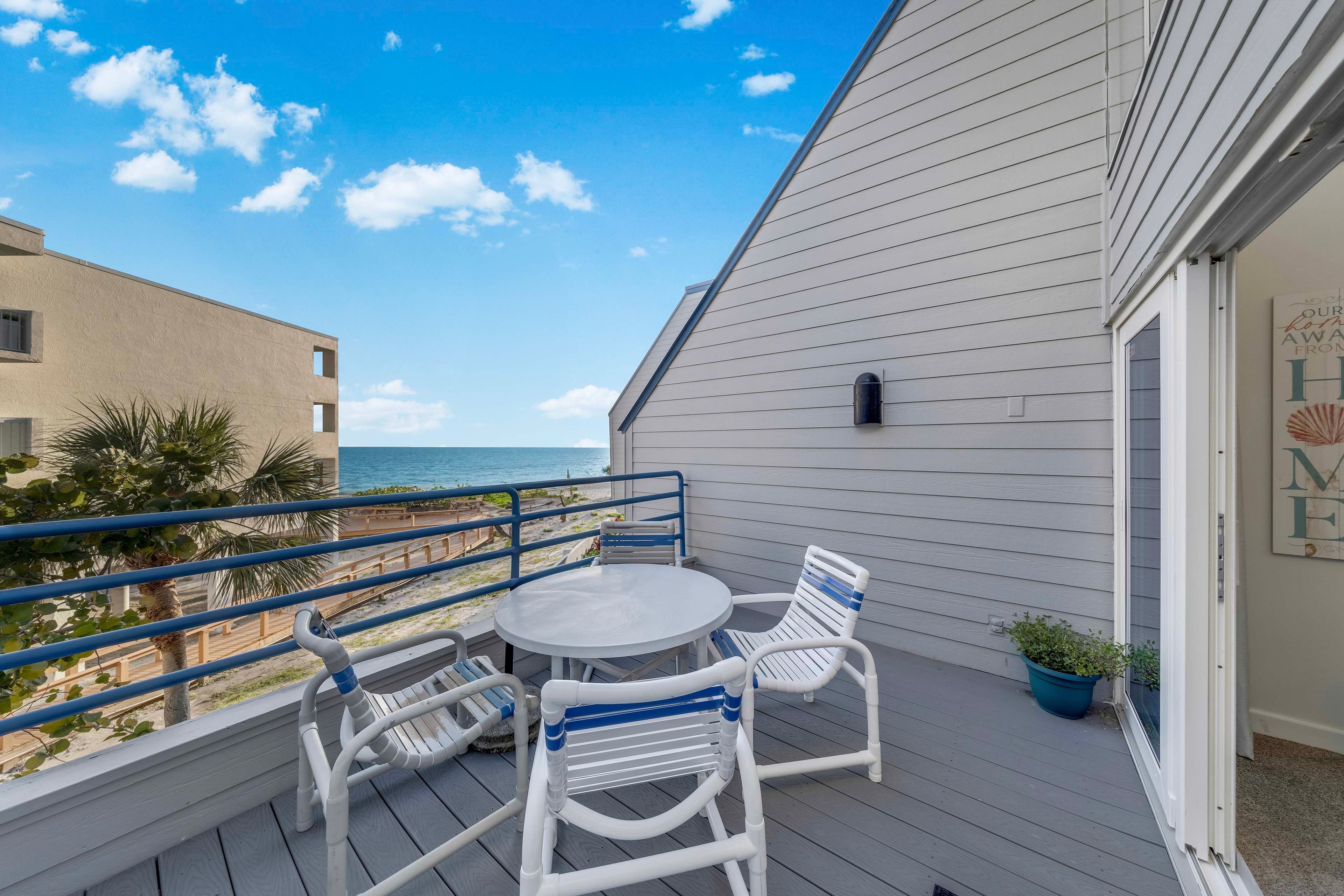 Englewood Vacation Rental | 2BR | 2BA | 1,200 Sq Ft | Stairs Required