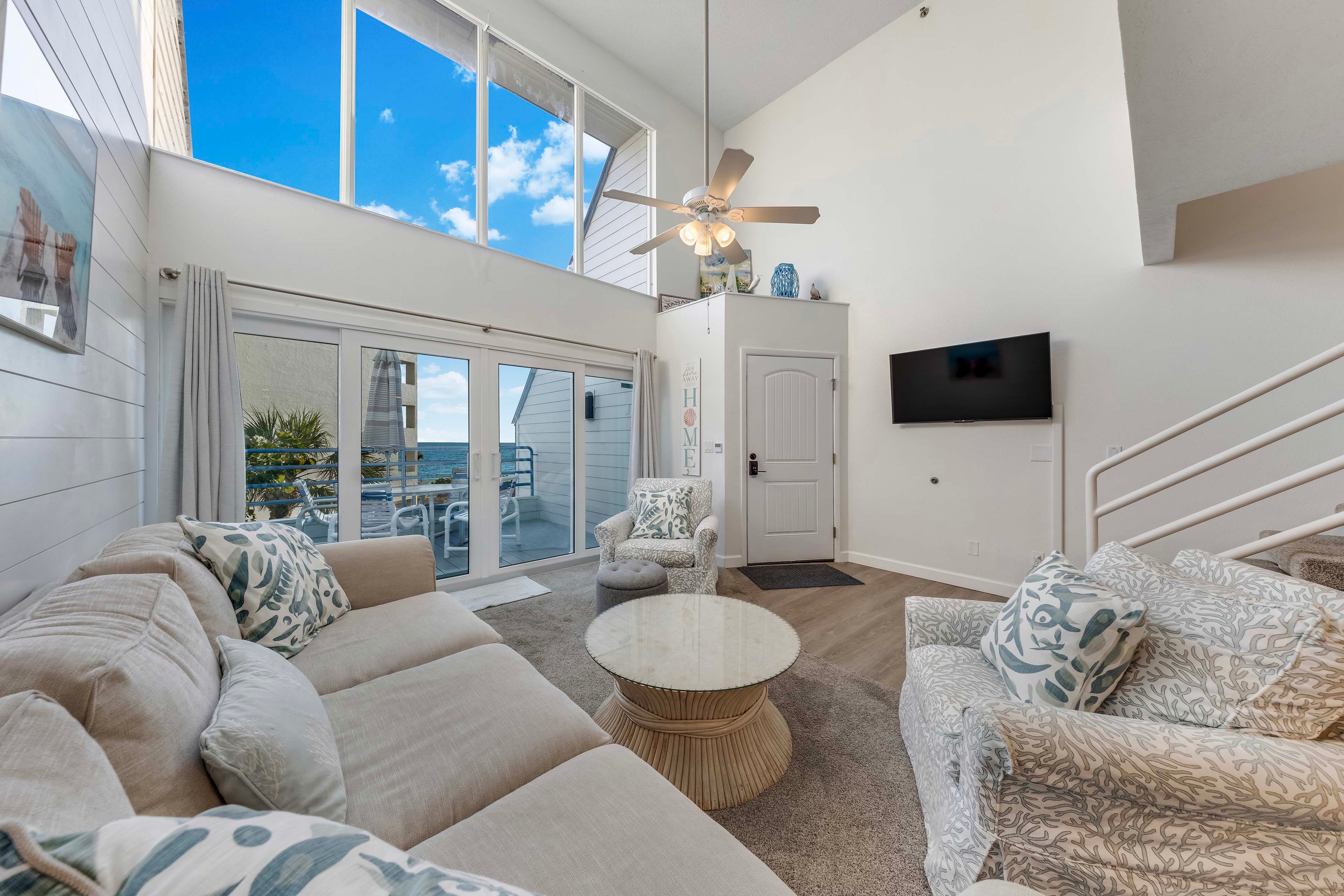 Living Room | Central A/C | Smart TV | Free WiFi | 1st Floor