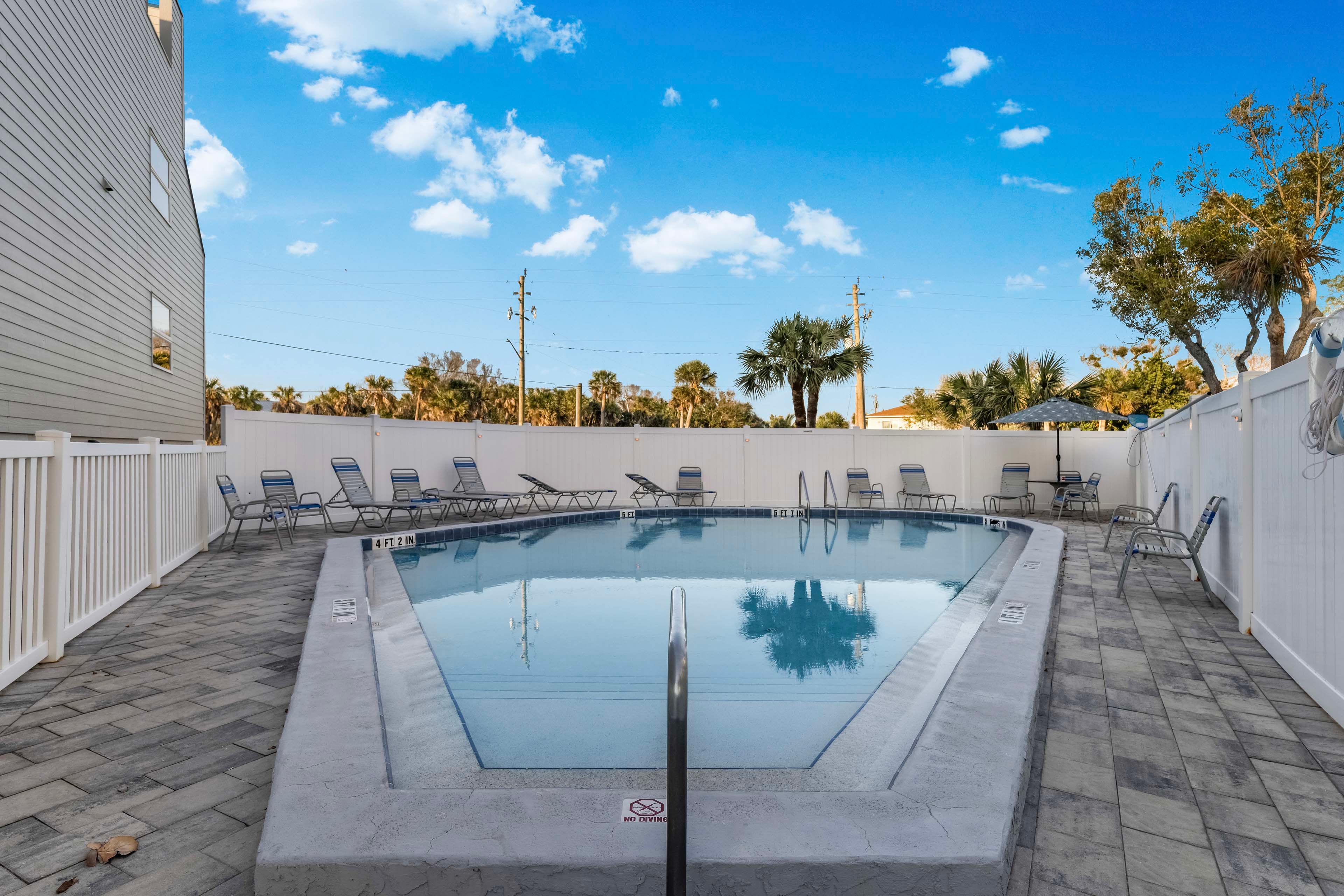 Boardwalk Condominiums | Heated Outdoor Pool
