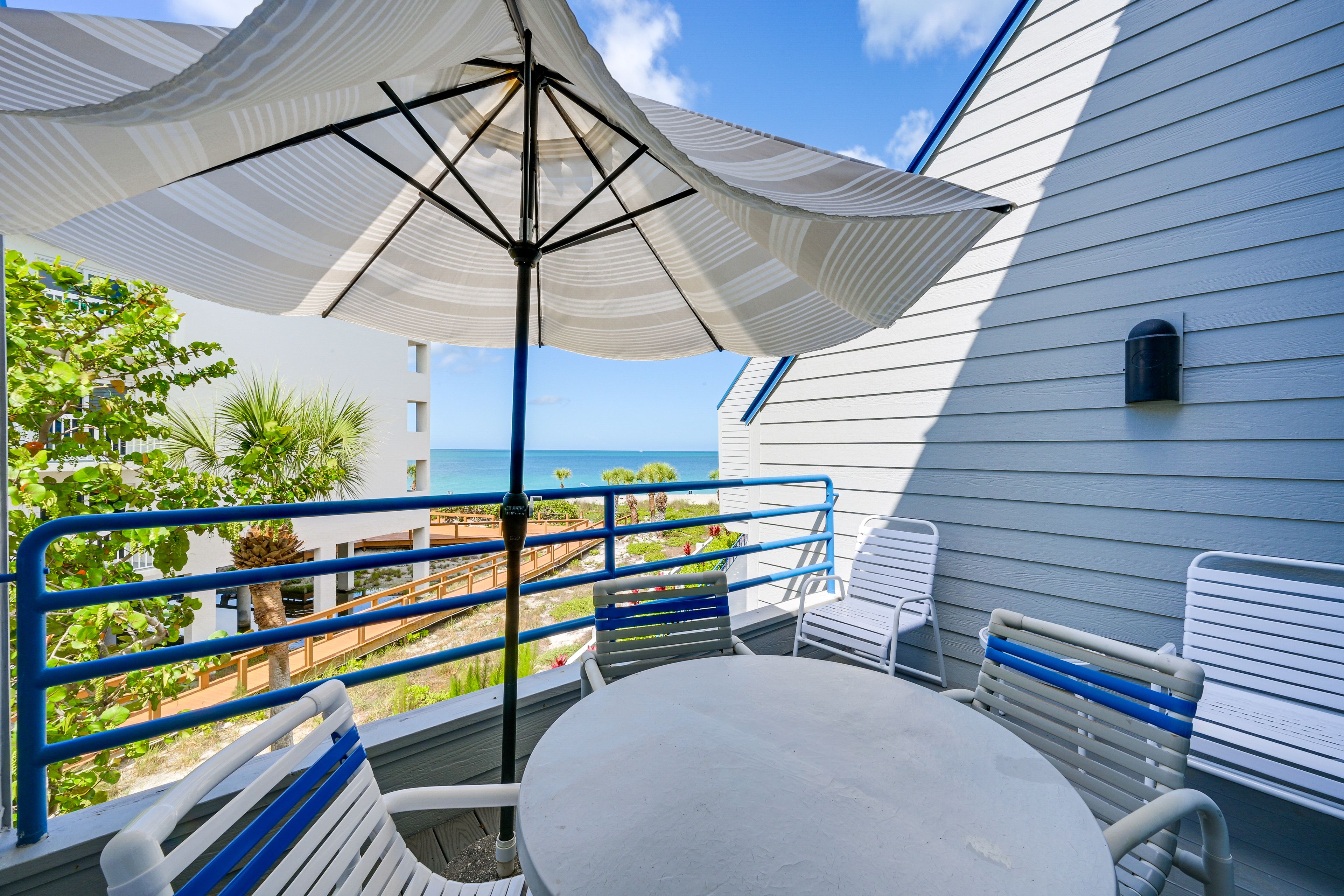 Englewood Vacation Rental | 2BR | 2BA | 1,200 Sq Ft | Stairs Required