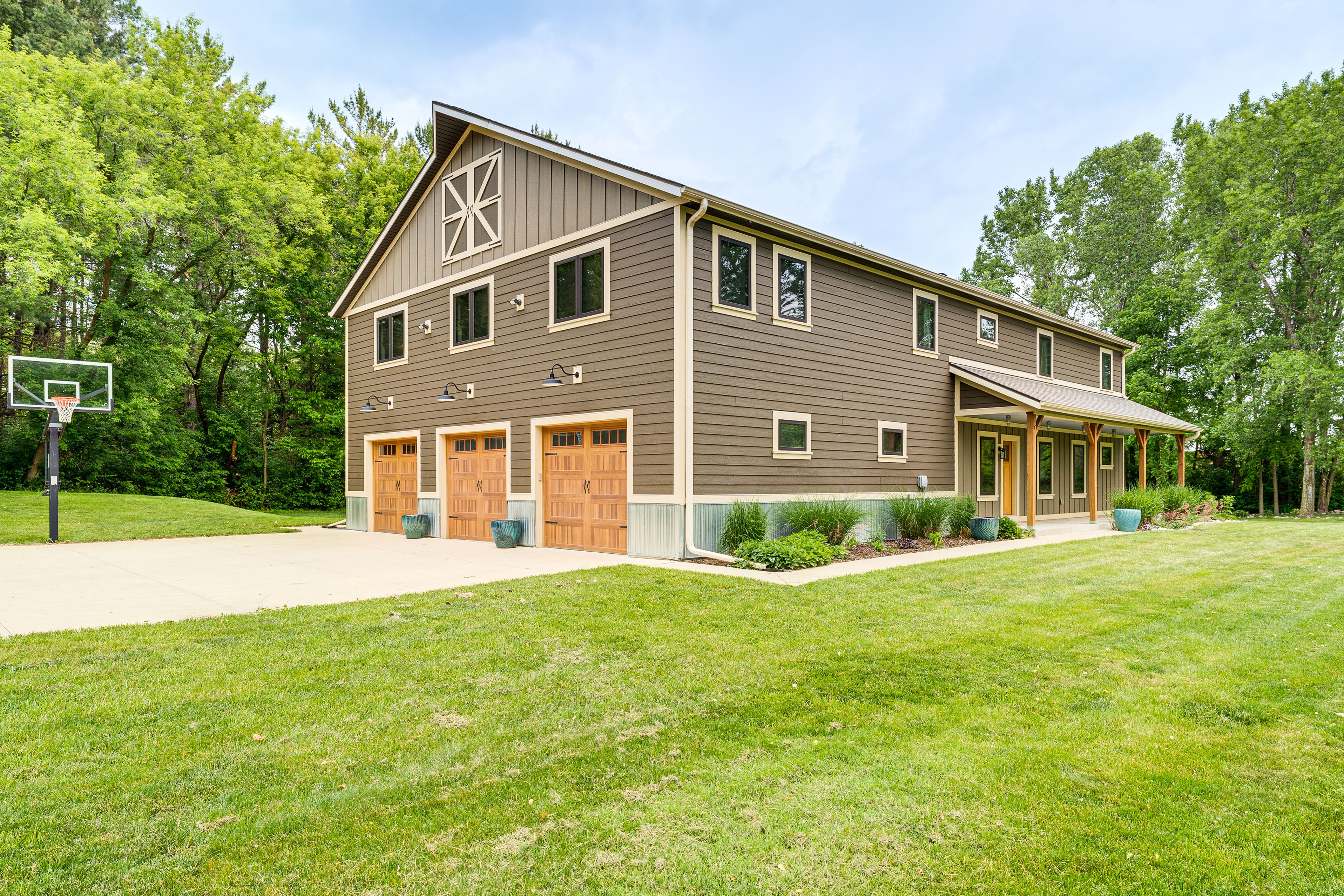 Palmyra Vacation Rental | 5BR | 3.5BA | 3,950 Sq Ft | 1 Step to Enter