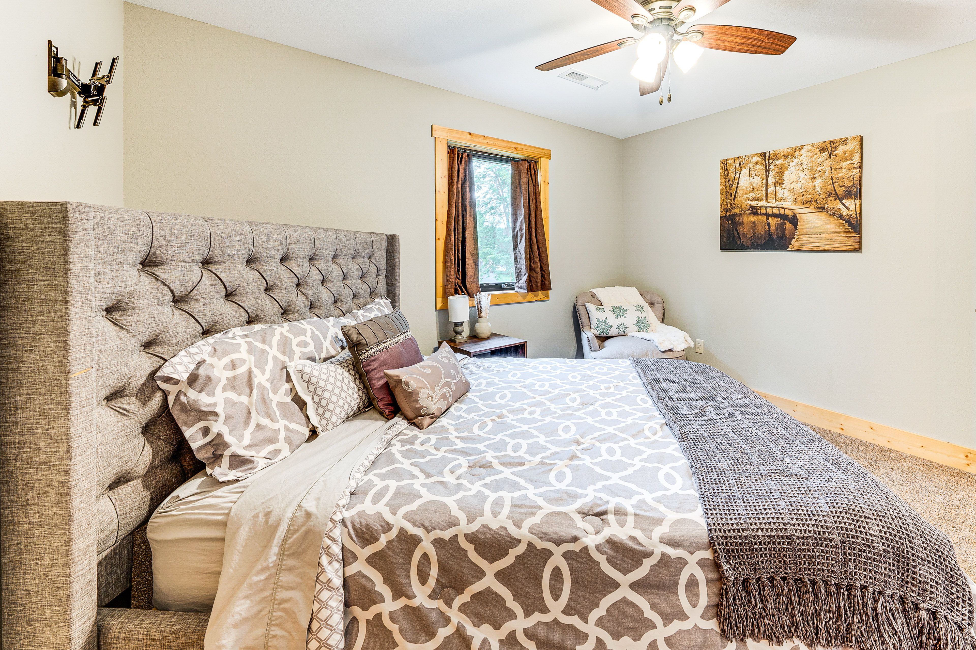 Bedroom 5 | King Bed | 2nd Floor