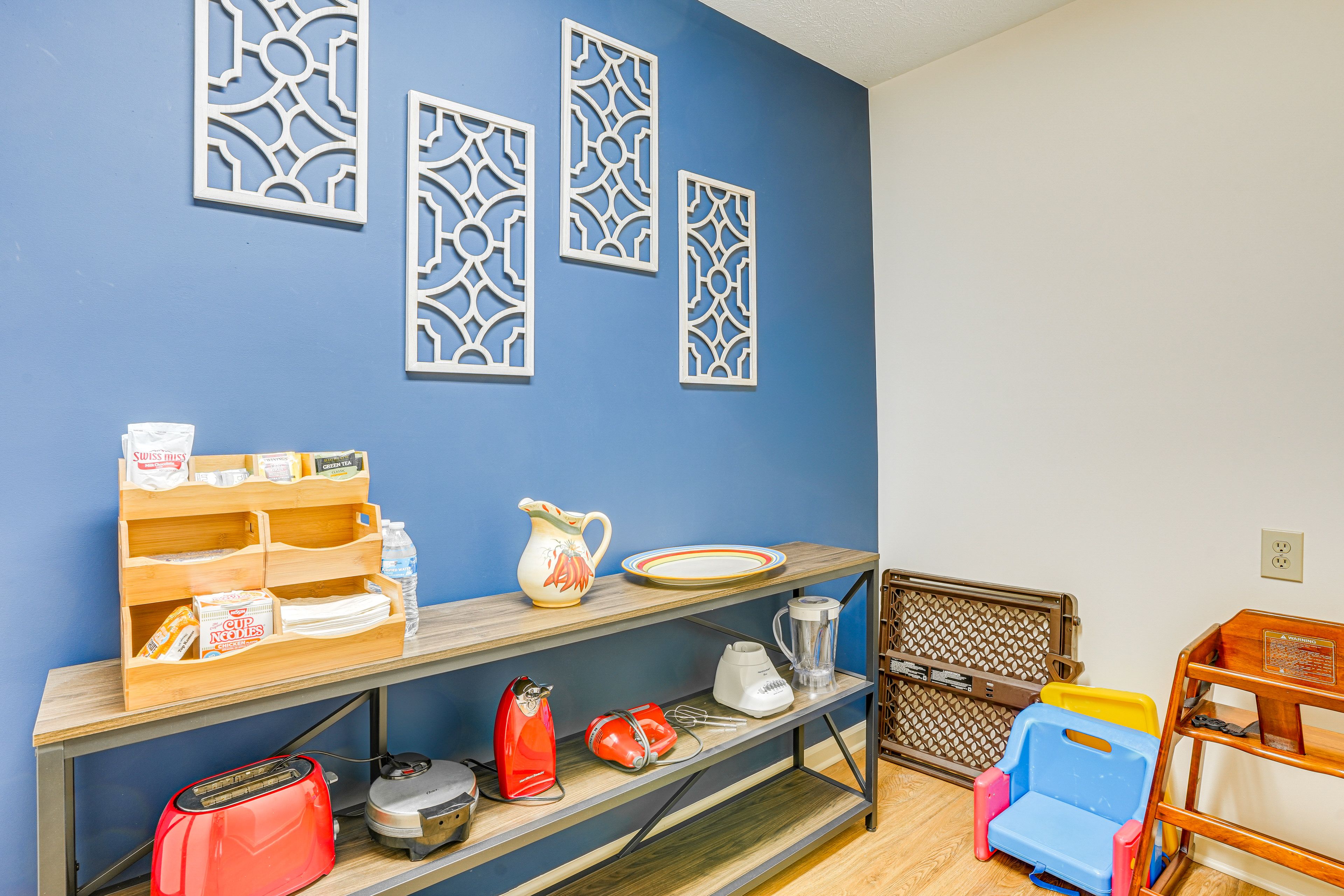 Pantry | Main Floor