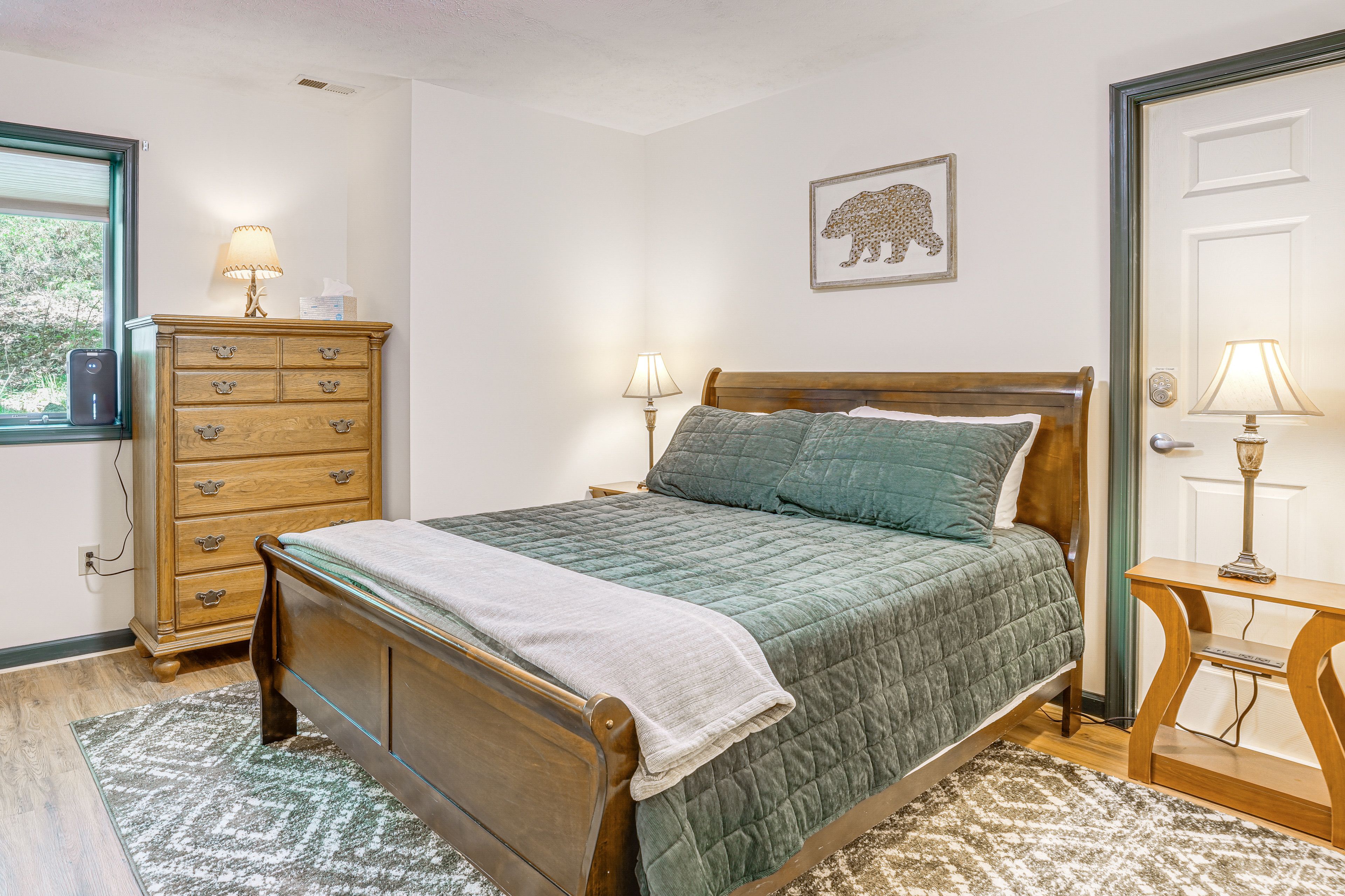 Bedroom 3 | Queen Bed | Basement