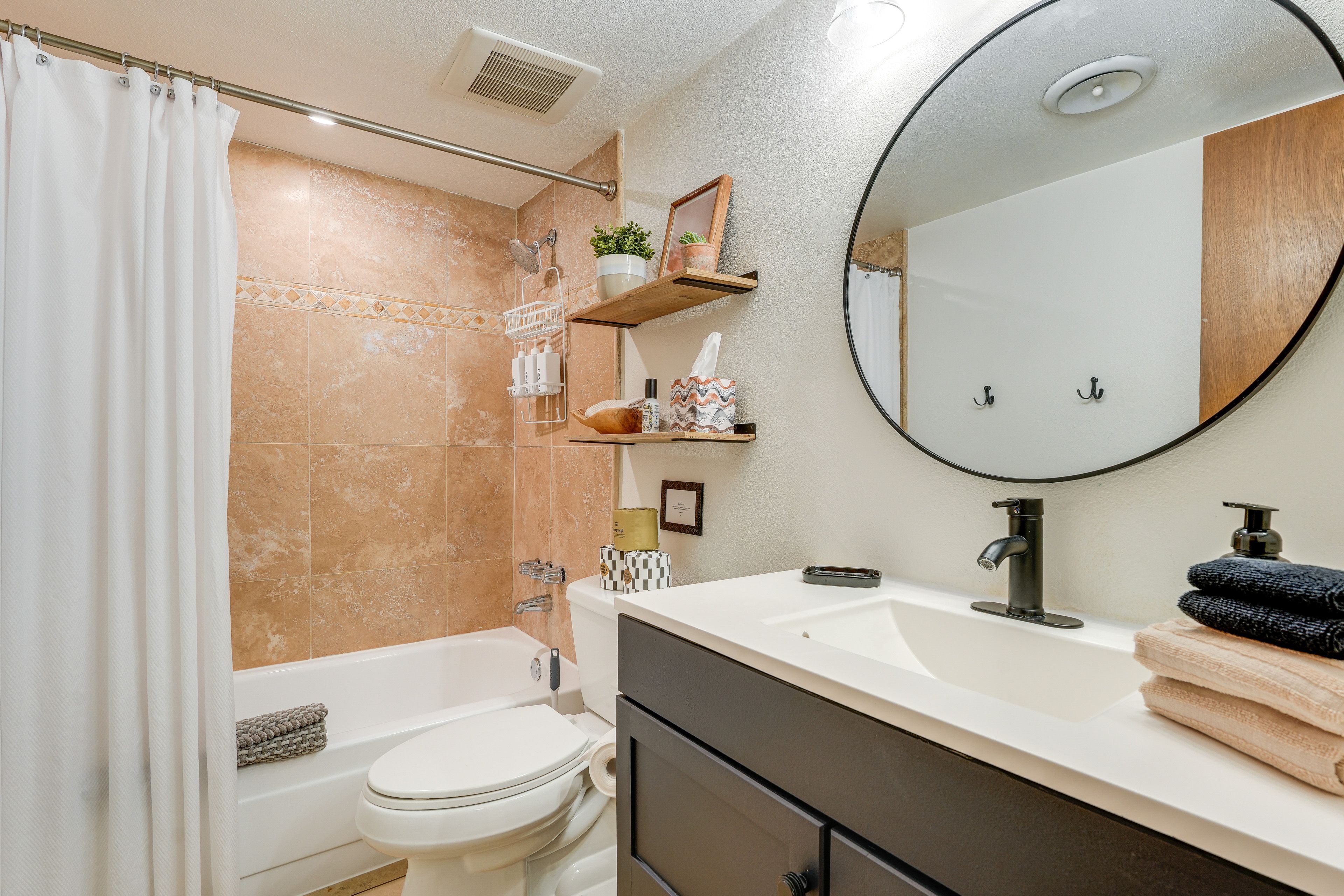 Bathroom | Towels Provided
