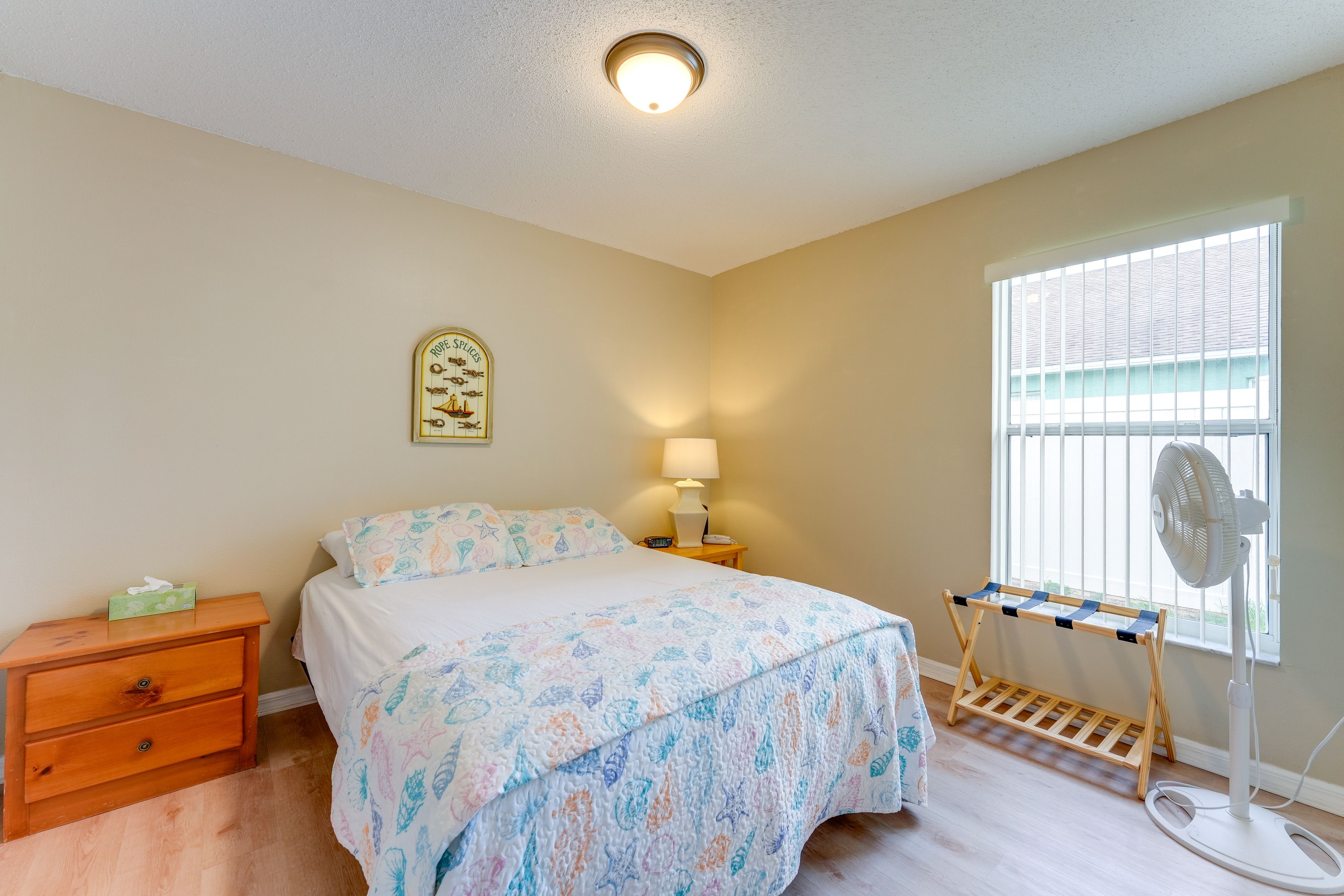 Bedroom 2 | Queen Bed